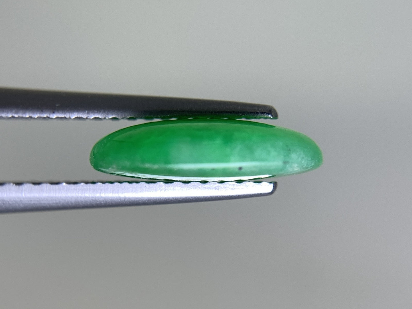 ヒスイ 翡翠  天然  2.808ct  宝石ソーティング付き  11.3㎜×8.2㎜×3.0㎜   ルース（ 裸石 ） 5306Y