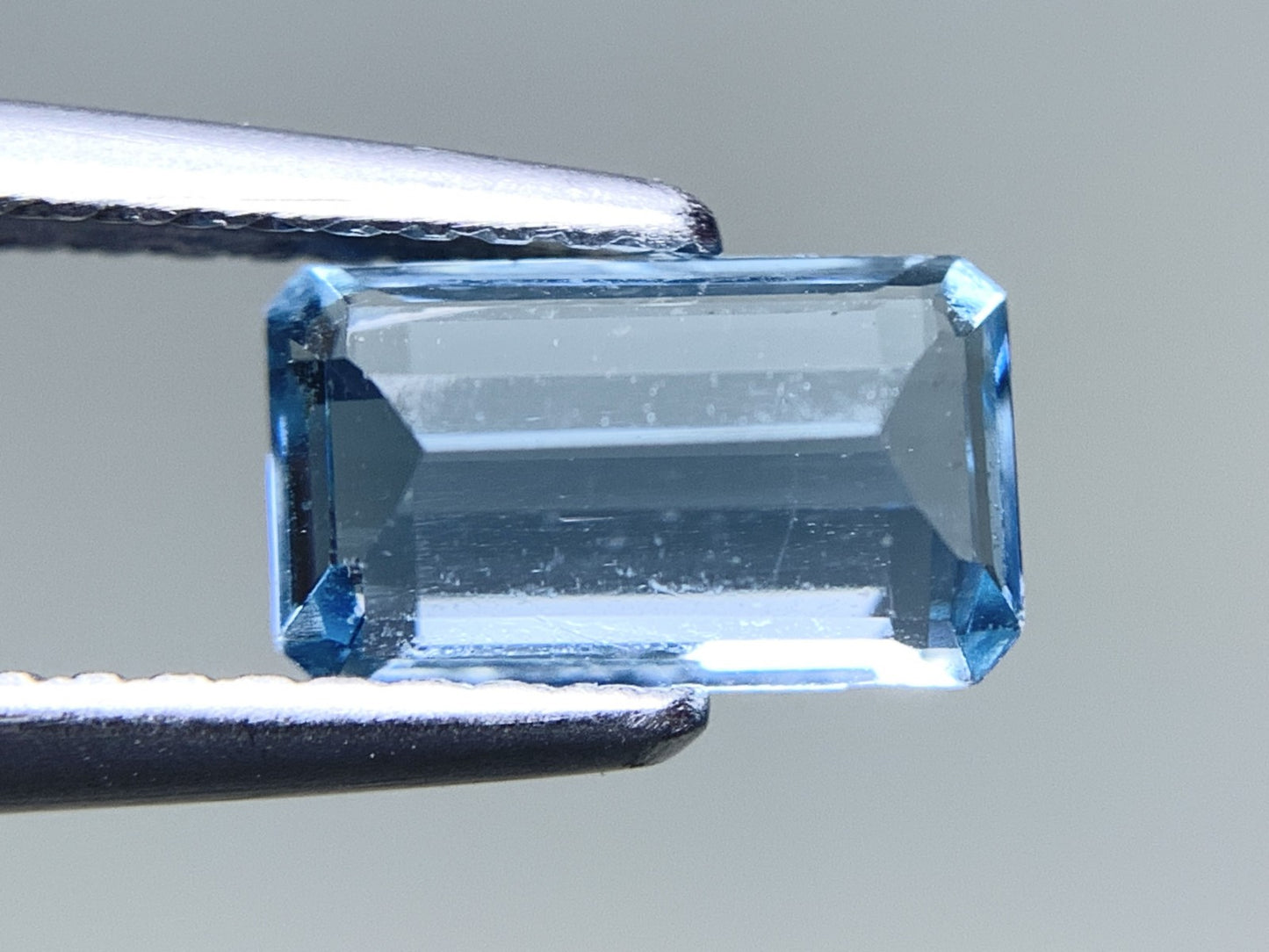アクアマリン 天然 1.084ct 宝石ソーティング付き 8.1㎜×4.8㎜×3.6㎜ ルース（ 裸石 ） 7273Y