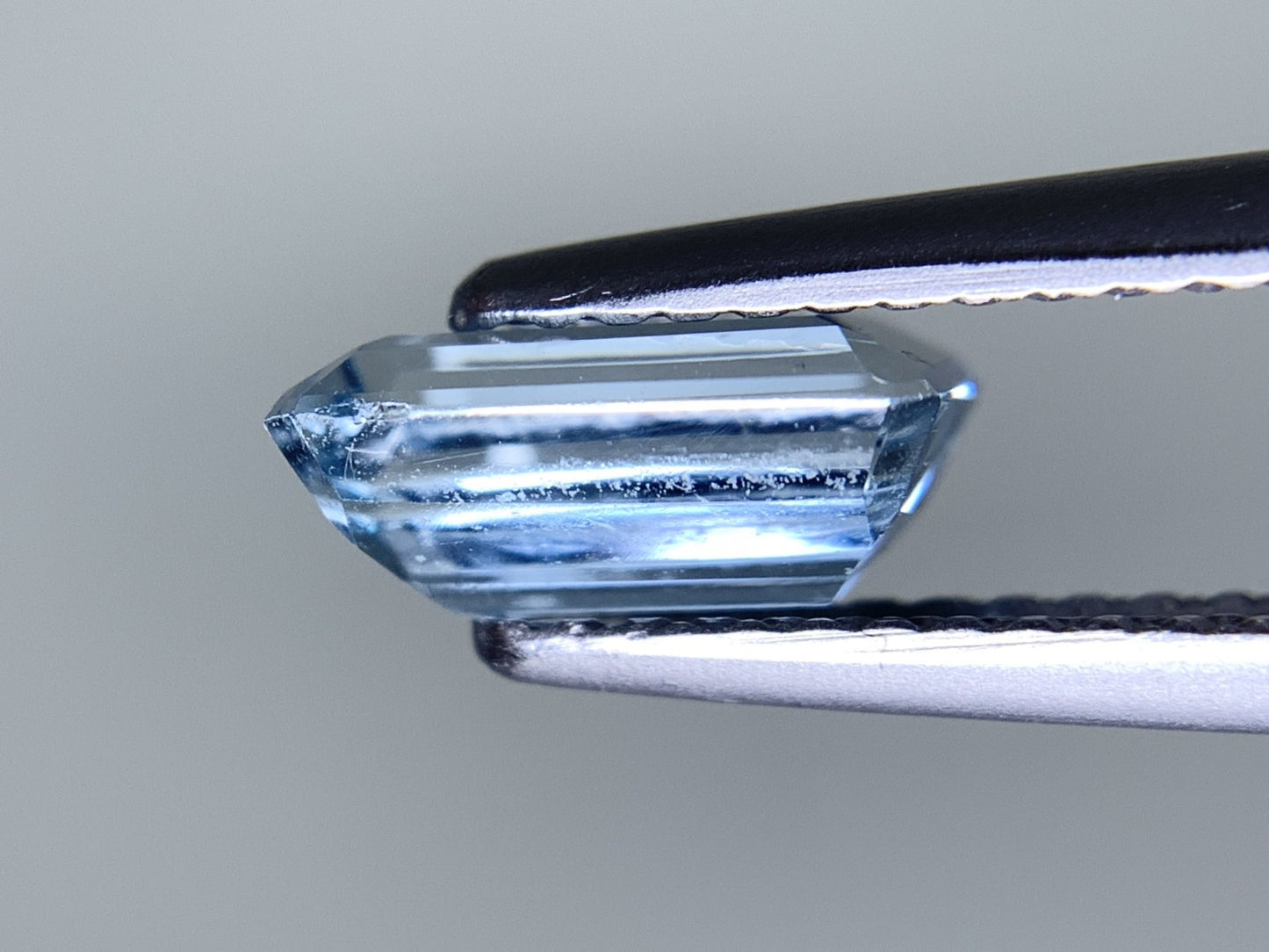 アクアマリン 天然 1.084ct 宝石ソーティング付き 8.1㎜×4.8㎜×3.6㎜ ルース（ 裸石 ） 7273Y