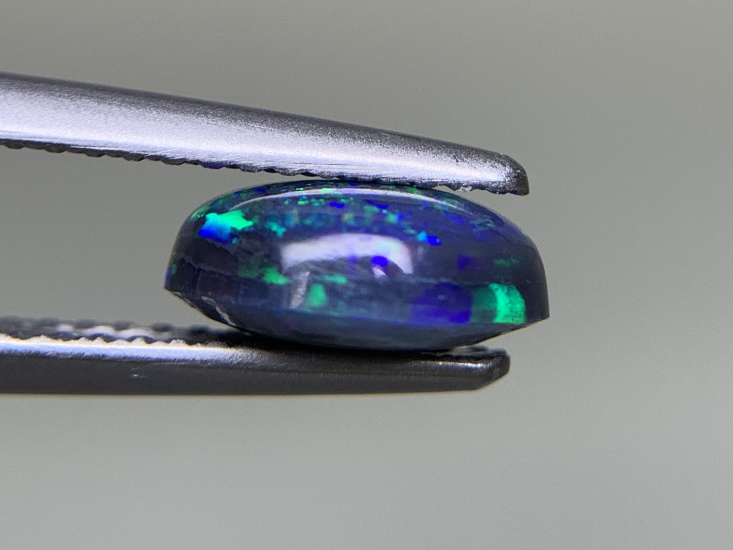 ブラックオパール 1.281ct  宝石ソーティング付き  8.6㎜×6.6㎜×3.7㎜ ルース（ 裸石 ） 2209Y