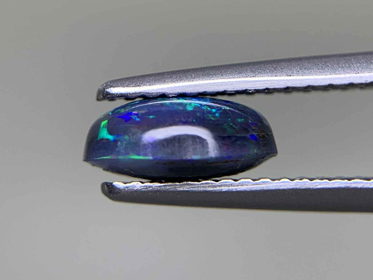 ブラックオパール 1.281ct  宝石ソーティング付き  8.6㎜×6.6㎜×3.7㎜ ルース（ 裸石 ） 2209Y