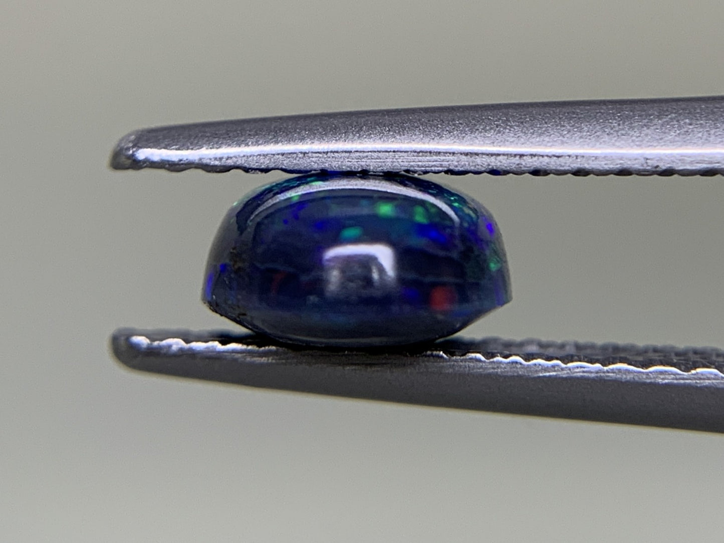ブラックオパール 1.281ct  宝石ソーティング付き  8.6㎜×6.6㎜×3.7㎜ ルース（ 裸石 ） 2209Y