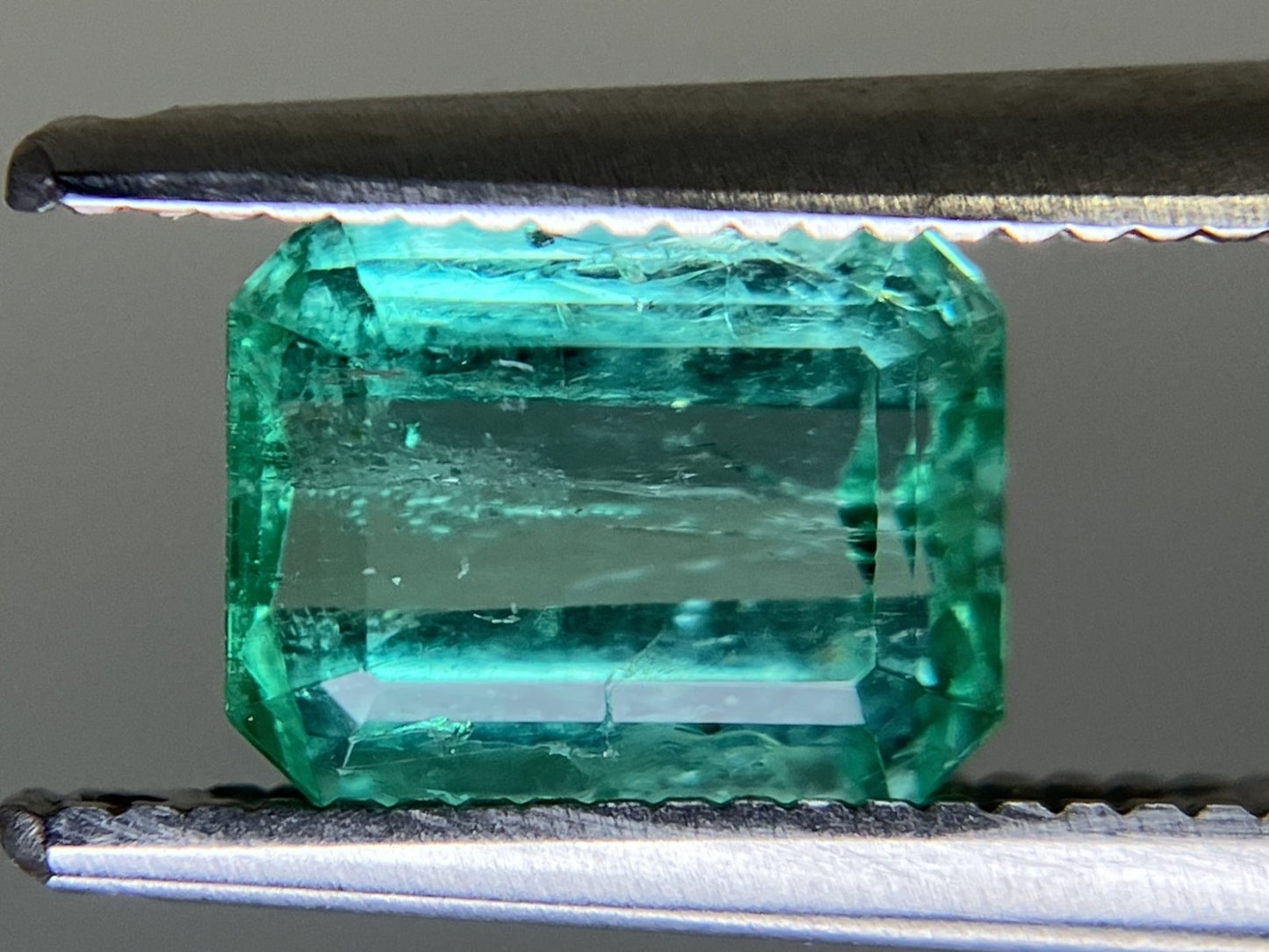 エメラルド 天然 1.119ct 中央宝石ソーティング付き 7.16㎜×5.64㎜×3.62㎜ 天然 ルース（ 裸石 ） 5795YY
