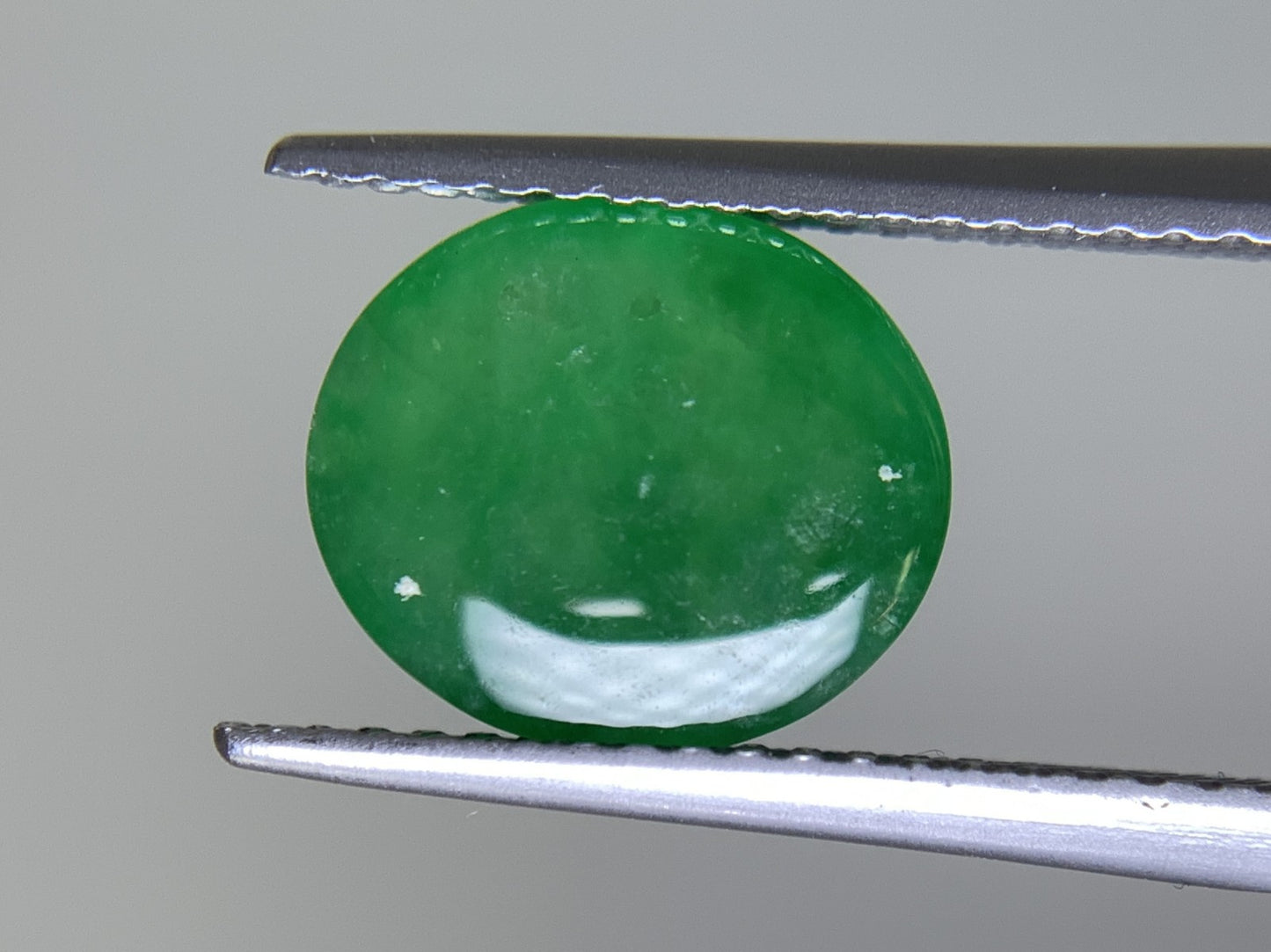 ヒスイ 翡翠  天然  2.982ct  宝石ソーティング付き  10.2㎜×8.7㎜×3.8㎜   ルース（ 裸石 ） 5298Y