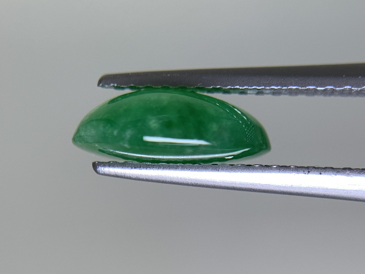 ヒスイ 翡翠  天然  2.982ct  宝石ソーティング付き  10.2㎜×8.7㎜×3.8㎜   ルース（ 裸石 ） 5298Y