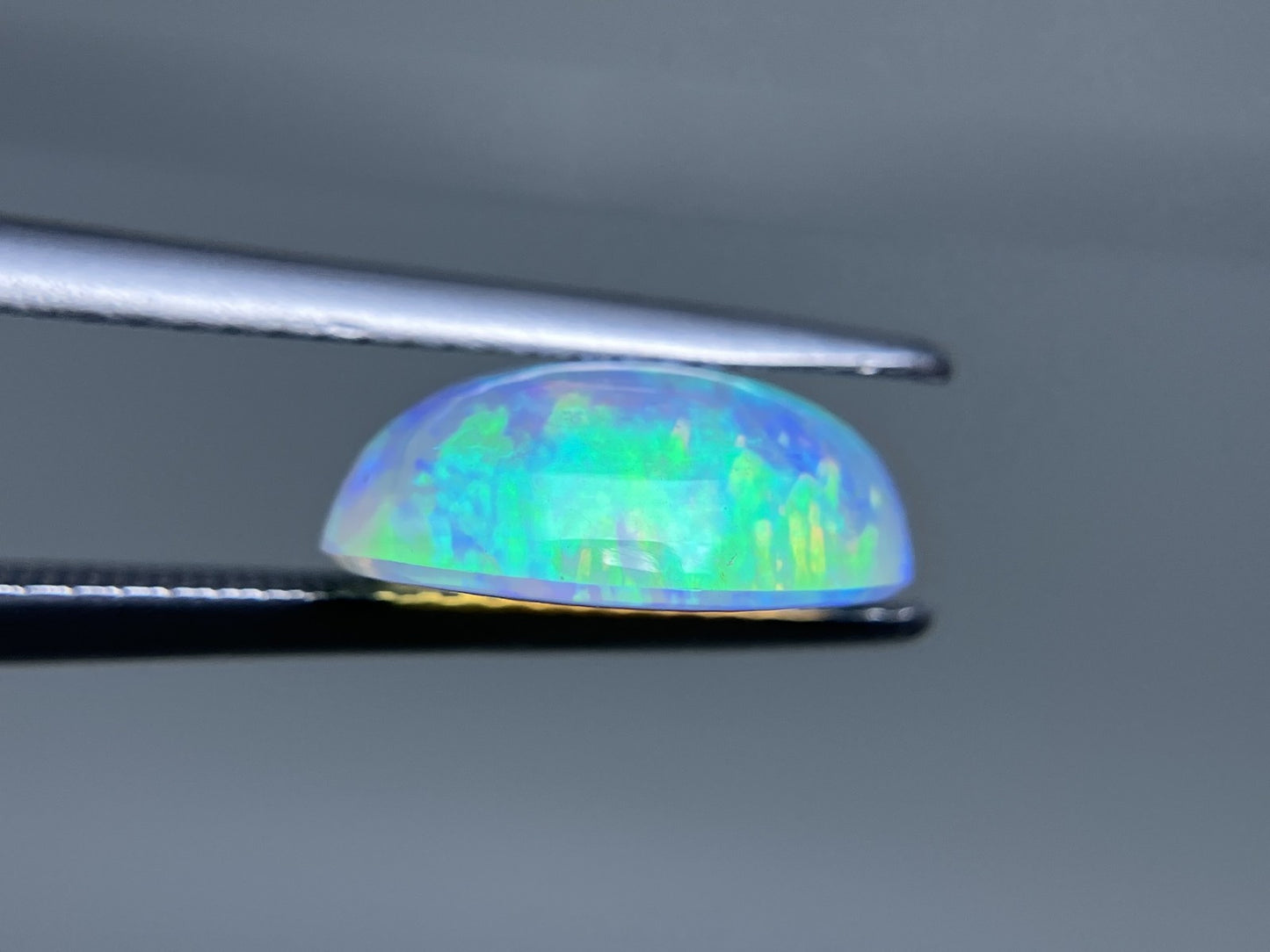 オパール 2.298ct 宝石ソーティング付き  11.6㎜×9.4㎜×4.7㎜  ルース（ 裸石 ） 3931YY