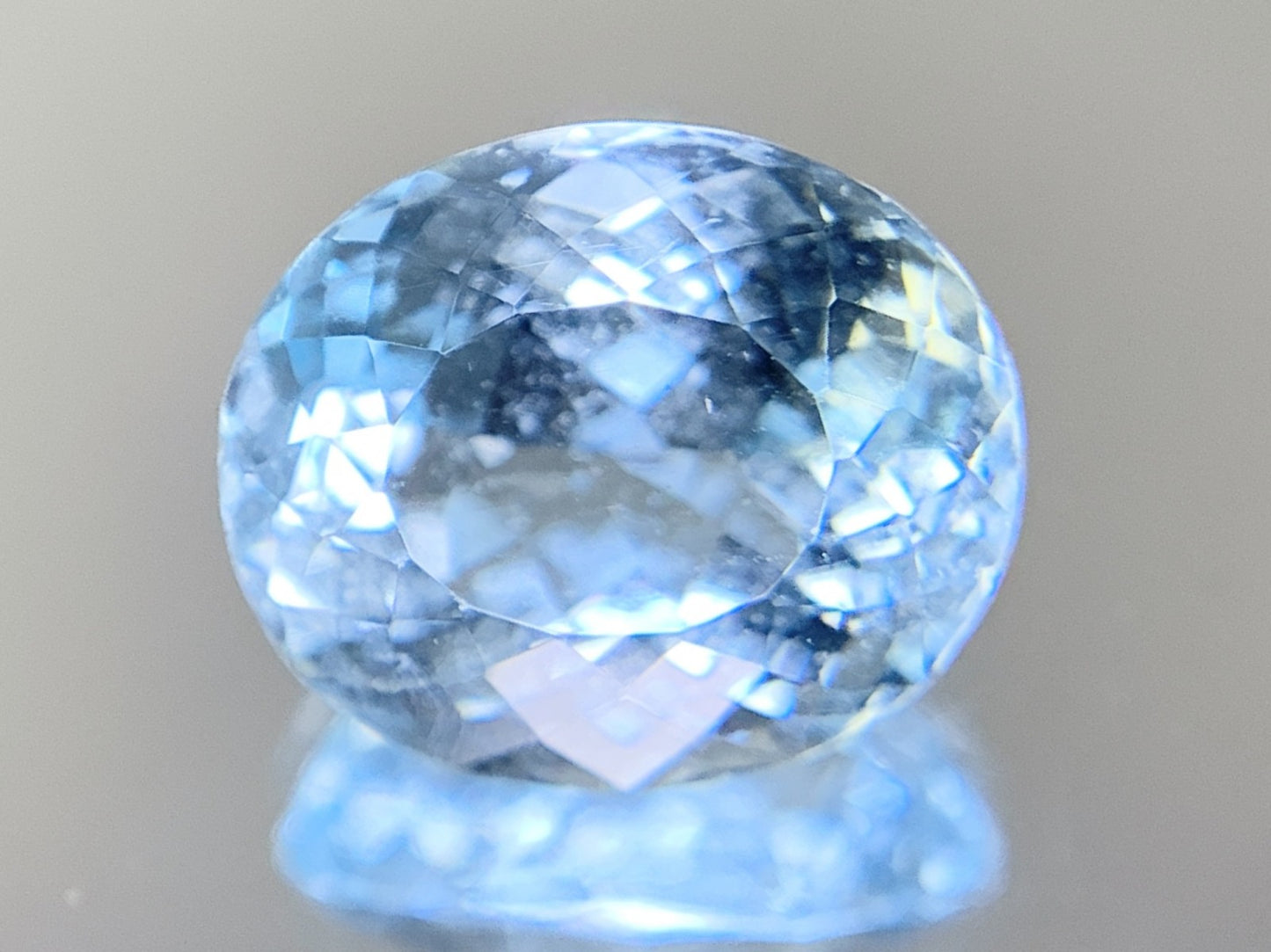 アクアマリン 天然 3.766ct 宝石ソーティング付き 10.7㎜×9.1㎜×6.4㎜ ルース（ 裸石 ） 6550Y