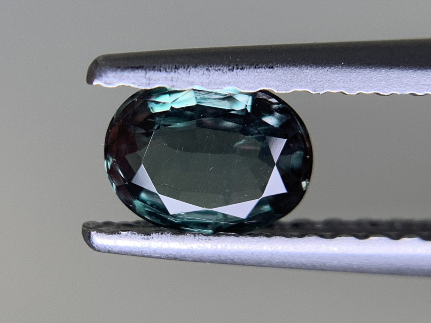 アレキサンドライト  0.373ct  中央宝石ソーティング付き  5.33㎜×4.12㎜×1.95㎜  ルース（ 裸石 ） 3238Y