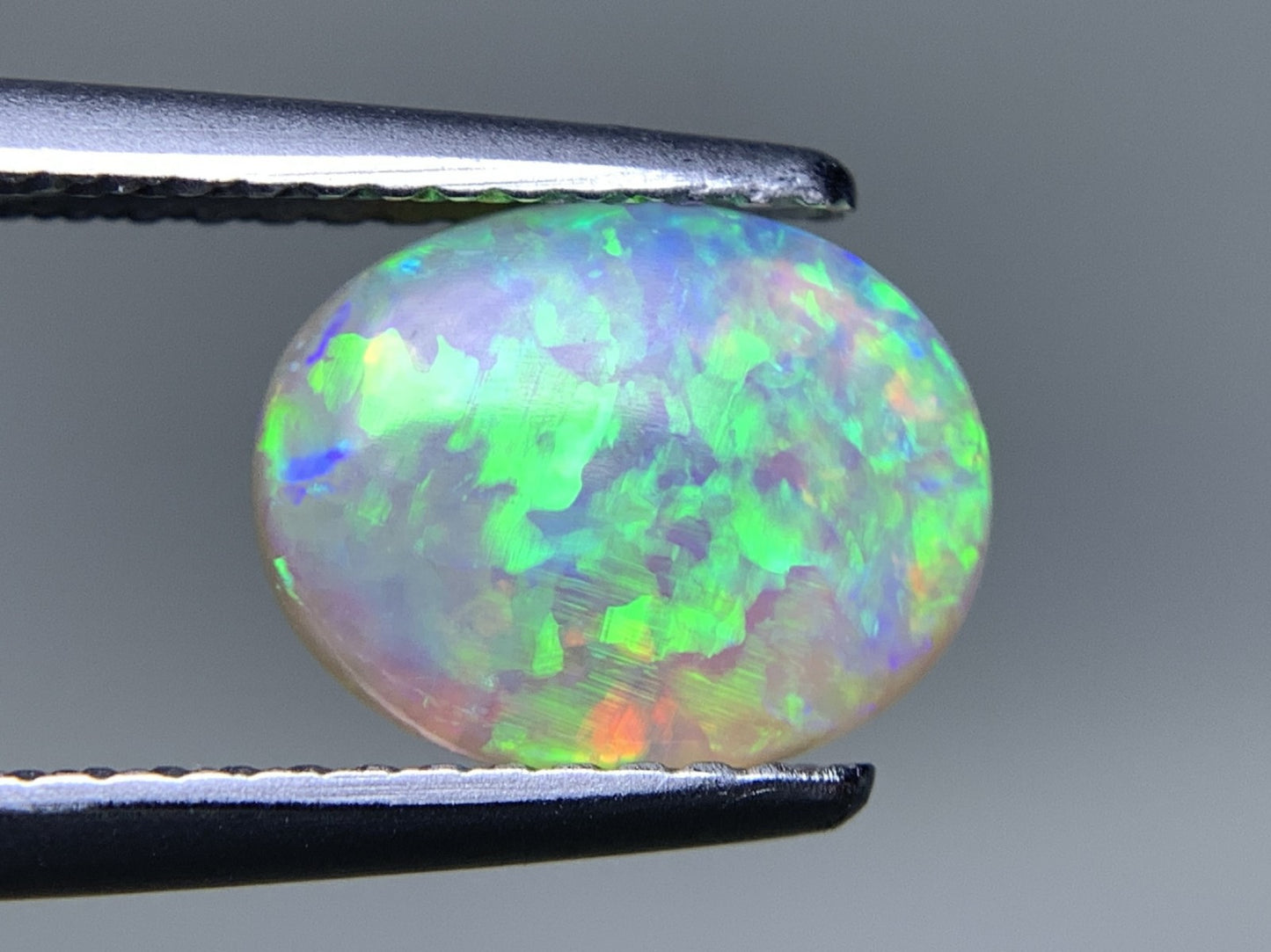 オパール 天然 1.265ct 中央宝石ソーティング付き 9.7㎜×7.6㎜×2.8㎜ ルース（ 裸石 ） 7063Y