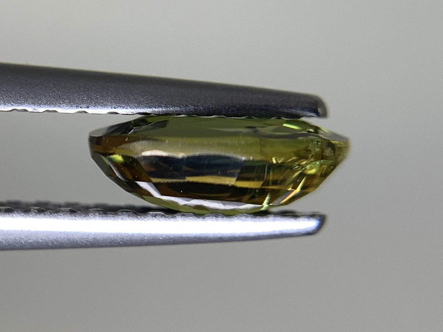 グリーンサファイア 1.228ct 宝石ソーティング付き 7.4㎜×5.4㎜×2.8㎜ 天然 ルース（ 裸石 ） 4506Y