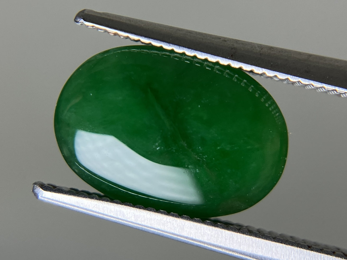 ヒスイ 翡翠 天然 3.801ct 宝石ソーティング付き 12.0㎜×8.5㎜×4.1㎜ ルース（ 裸石 ） 5642YY