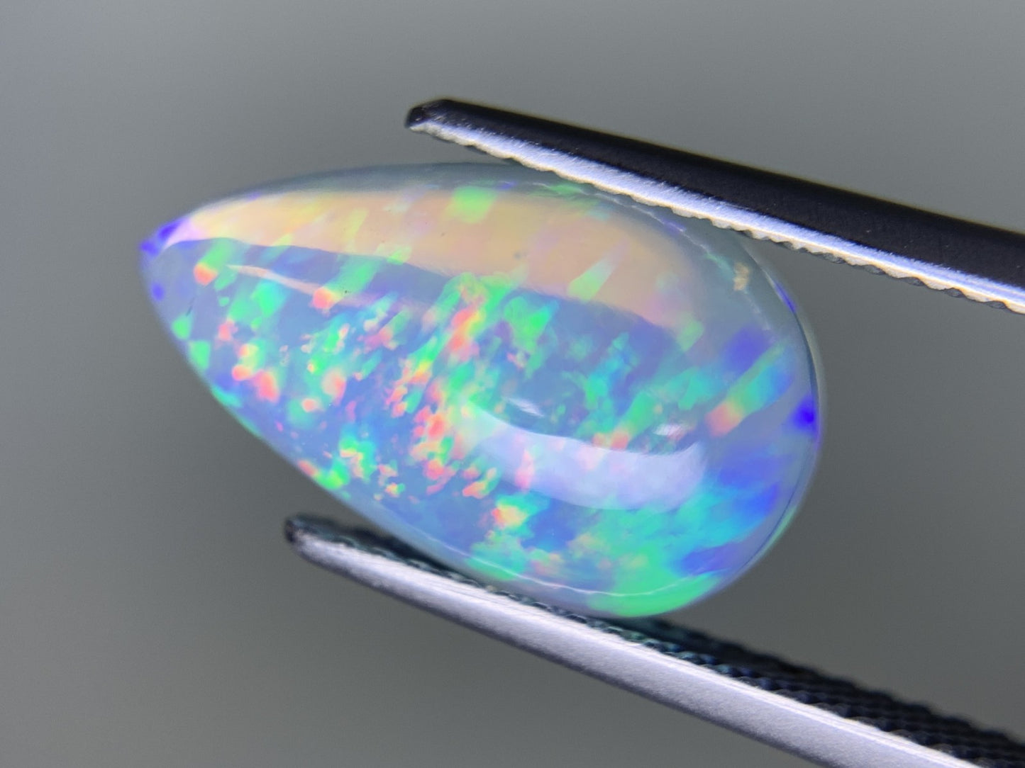 オパール 2.738ct  宝石ソーティング付き  16.2㎜×9.8㎜×4.1㎜  ルース（ 裸石 ） 3907Y