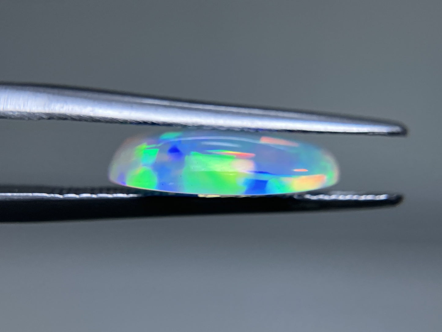 オパール 2.783ct 宝石ソーティング付き  13.7㎜×9.9㎜×3.7㎜  ルース（ 裸石 ） 3922YY