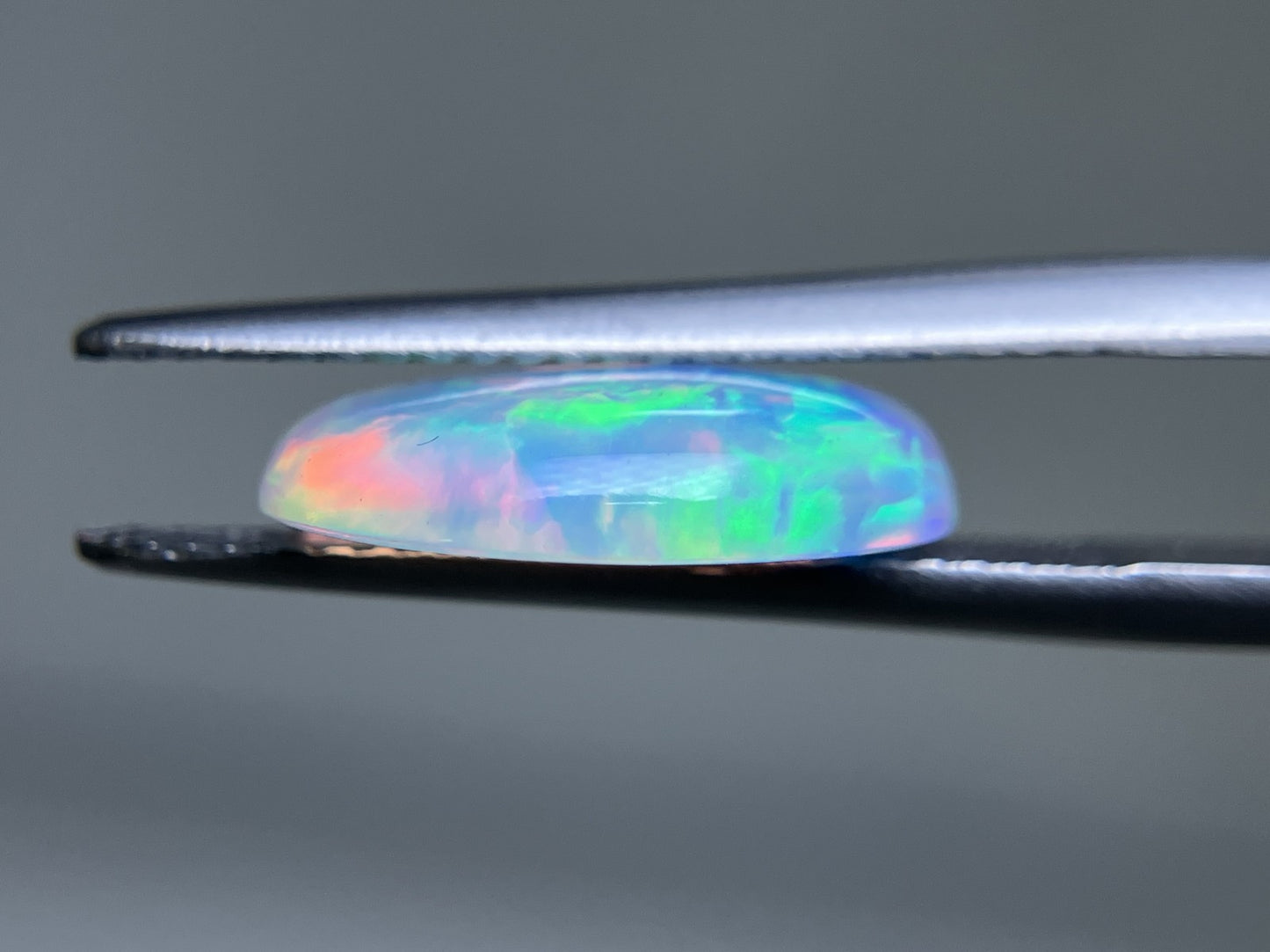オパール 2.783ct 宝石ソーティング付き  13.7㎜×9.9㎜×3.7㎜  ルース（ 裸石 ） 3922YY