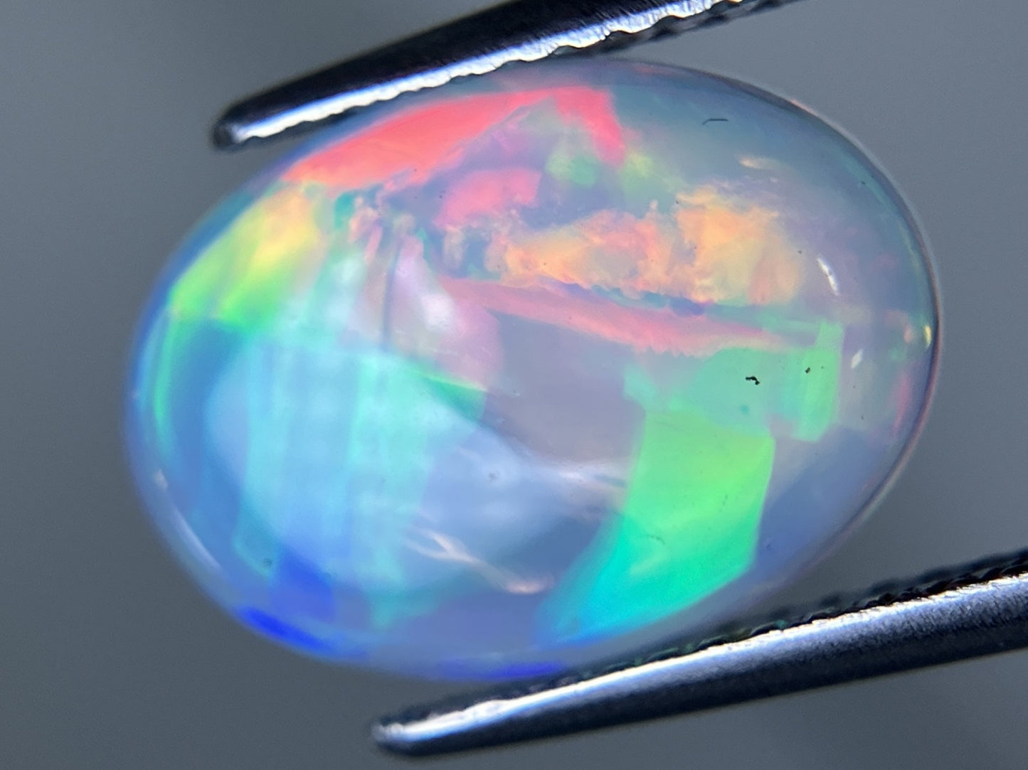 オパール 2.783ct 宝石ソーティング付き  13.7㎜×9.9㎜×3.7㎜  ルース（ 裸石 ） 3922YY