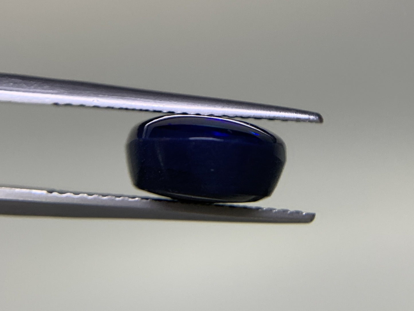 ブラックオパール  4.938ct  中央宝石ソーティング付き  13.1㎜×10.4㎜×5.5㎜  ルース（ 裸石 ） 3206Y