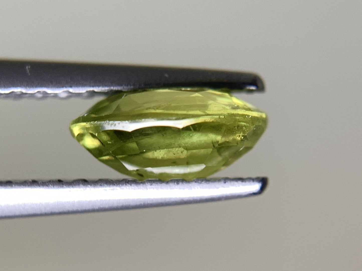 グリーンサファイア 1.252ct 宝石ソーティング付き 7.0㎜×5.7㎜×3.1㎜ 天然 ルース（ 裸石 ） 4503Y