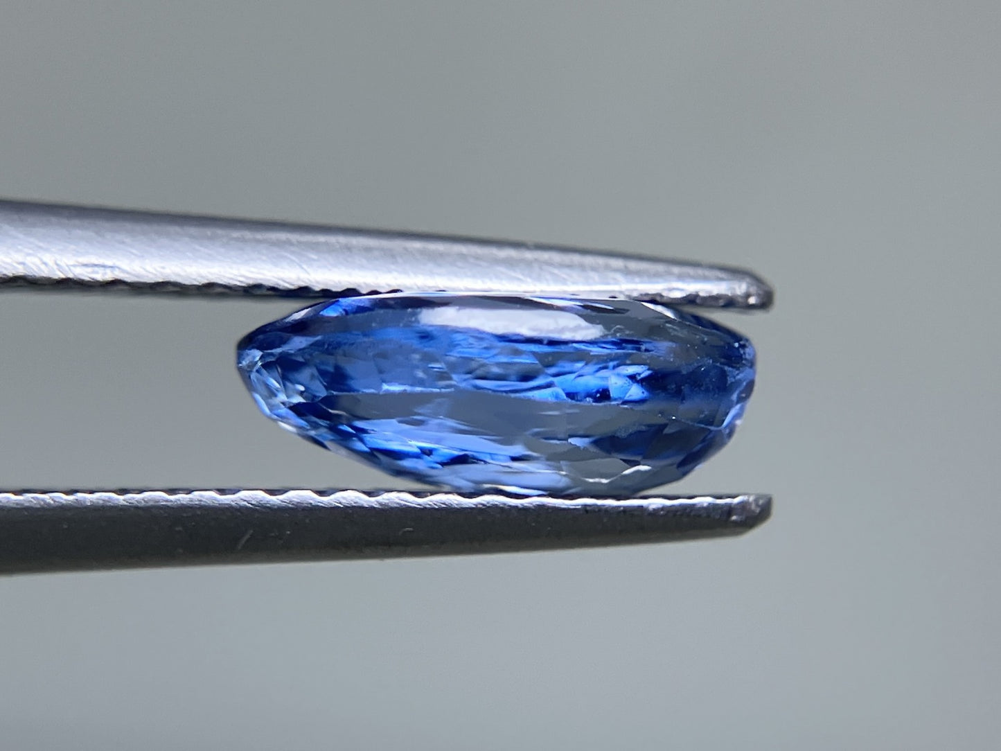サファイア 2.45ct GIA鑑別書付き 非加熱 9.53㎜×6.87㎜×3.63㎜ ルース（ 裸石 ） 3438YY