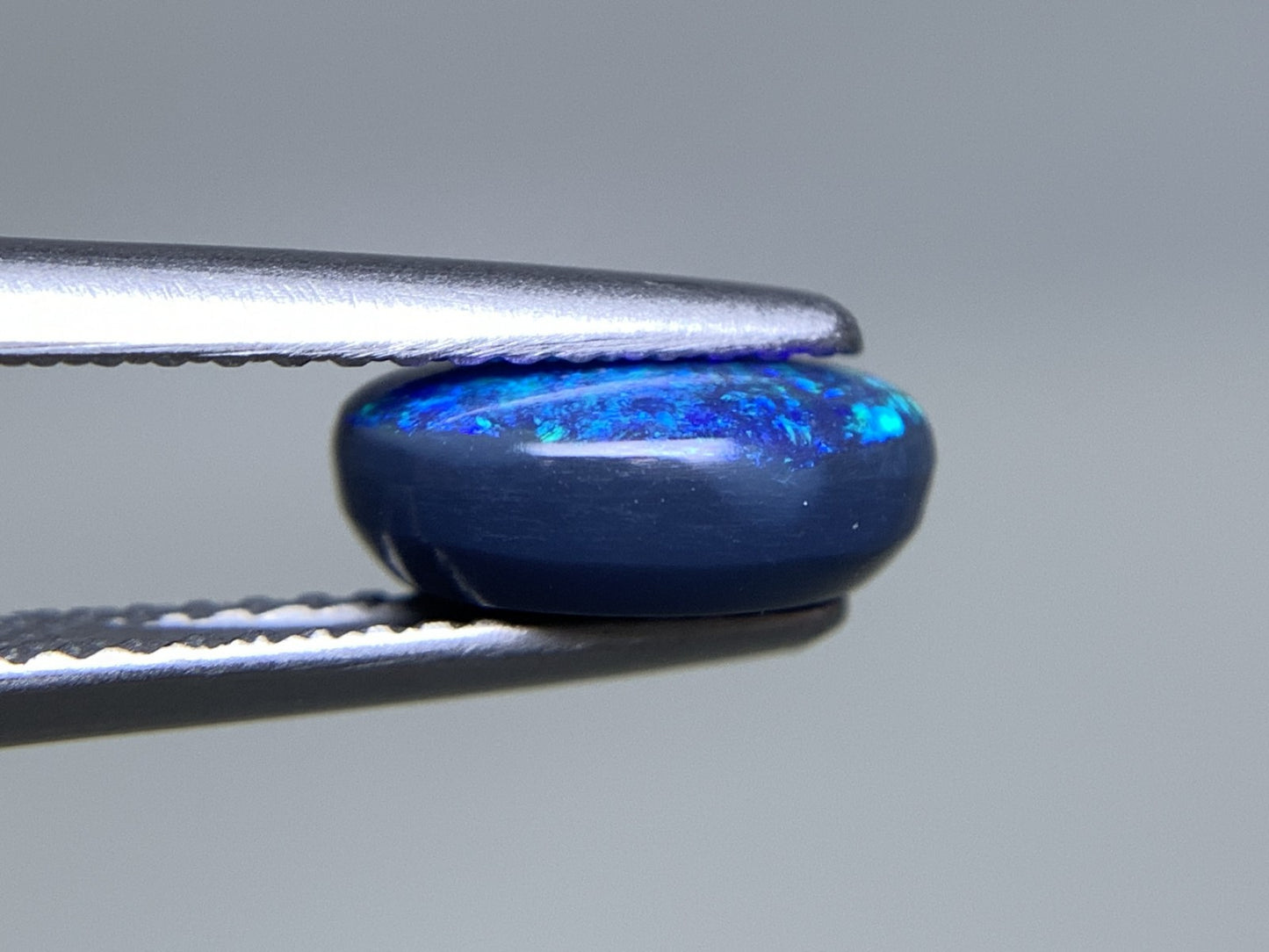 ブラックオパール 天然 1.458ct 中央宝石ソーティング付き 9.0㎜×6.8㎜×3.6㎜ ルース（ 裸石 ） 7130Y
