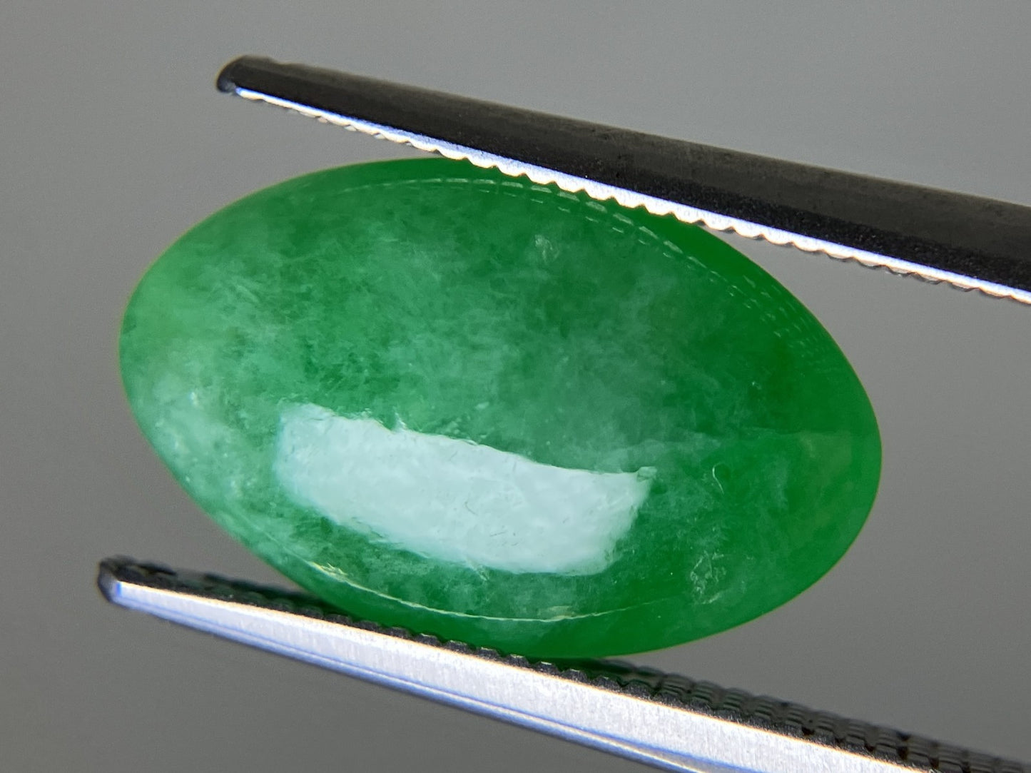 ヒスイ 翡翠 天然 6.105ct 宝石ソーティング付き 15.3㎜×9.6㎜×5.0㎜ ルース（ 裸石 ） 5752YY