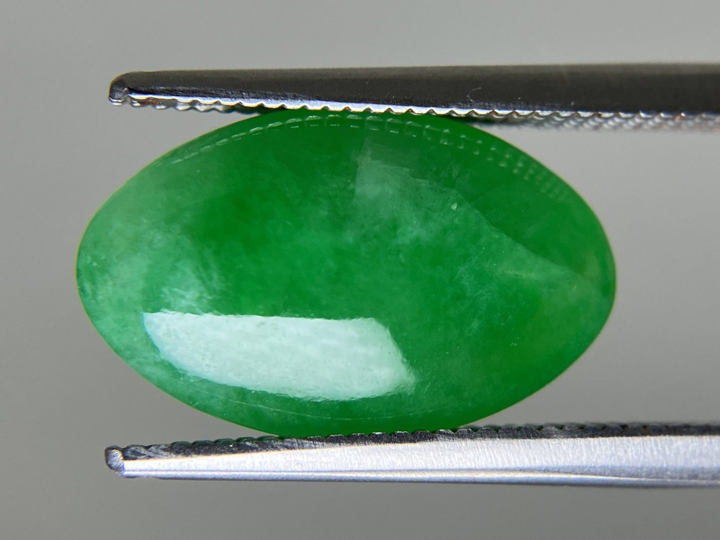ヒスイ 翡翠 天然 6.105ct 宝石ソーティング付き 15.3㎜×9.6㎜×5.0㎜ ルース（ 裸石 ） 5752YY