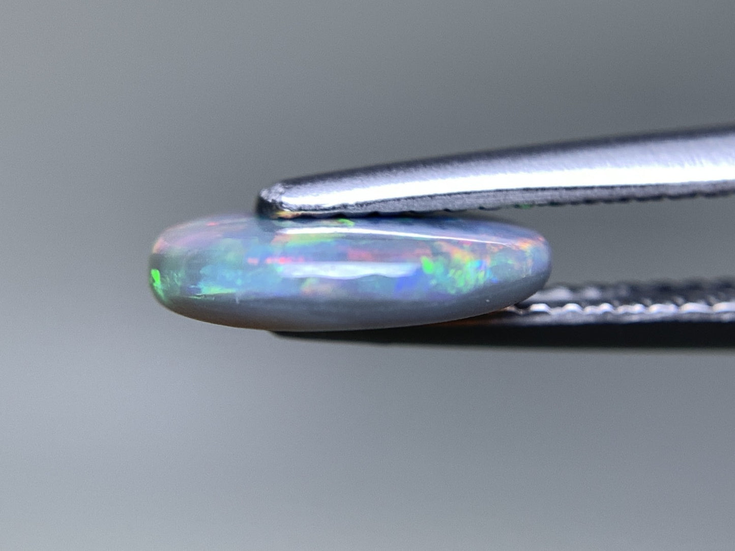 ブラックオパール 天然 1.407ct 中央宝石ソーティング付き 10.3㎜×8.4㎜×2.4㎜ ルース（ 裸石 ） 7062Y