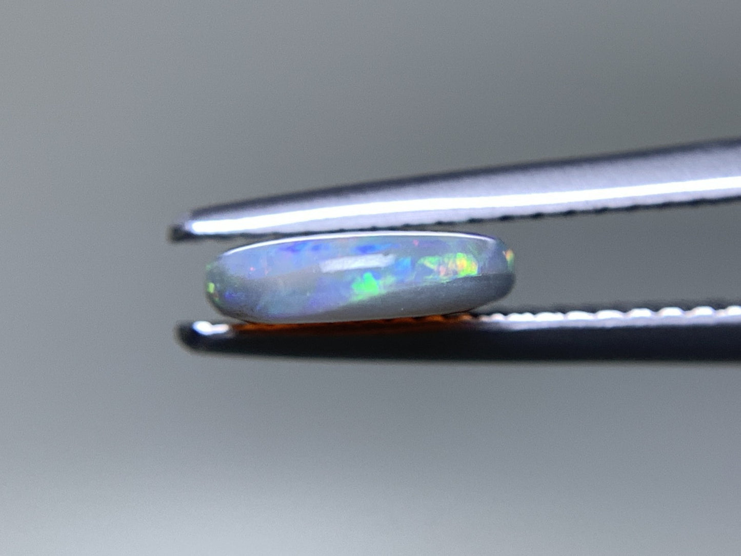 ブラックオパール 天然 1.407ct 中央宝石ソーティング付き 10.3㎜×8.4㎜×2.4㎜ ルース（ 裸石 ） 7062Y
