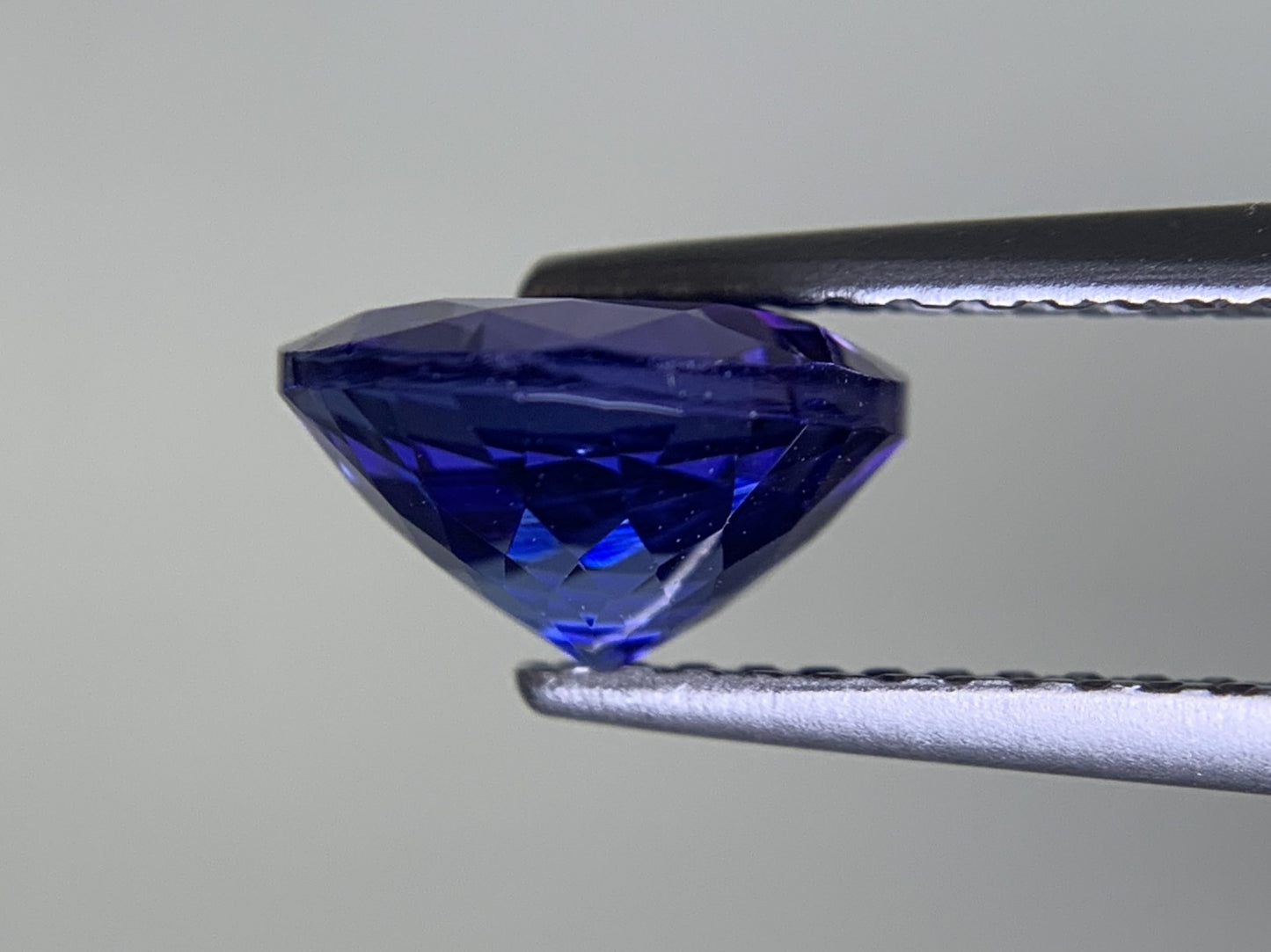 タンザナイト 天然 2.241ct 宝石ソーティング付き 8.1㎜×8.1㎜×4.7㎜ ルース（ 裸石 ） 6561Y