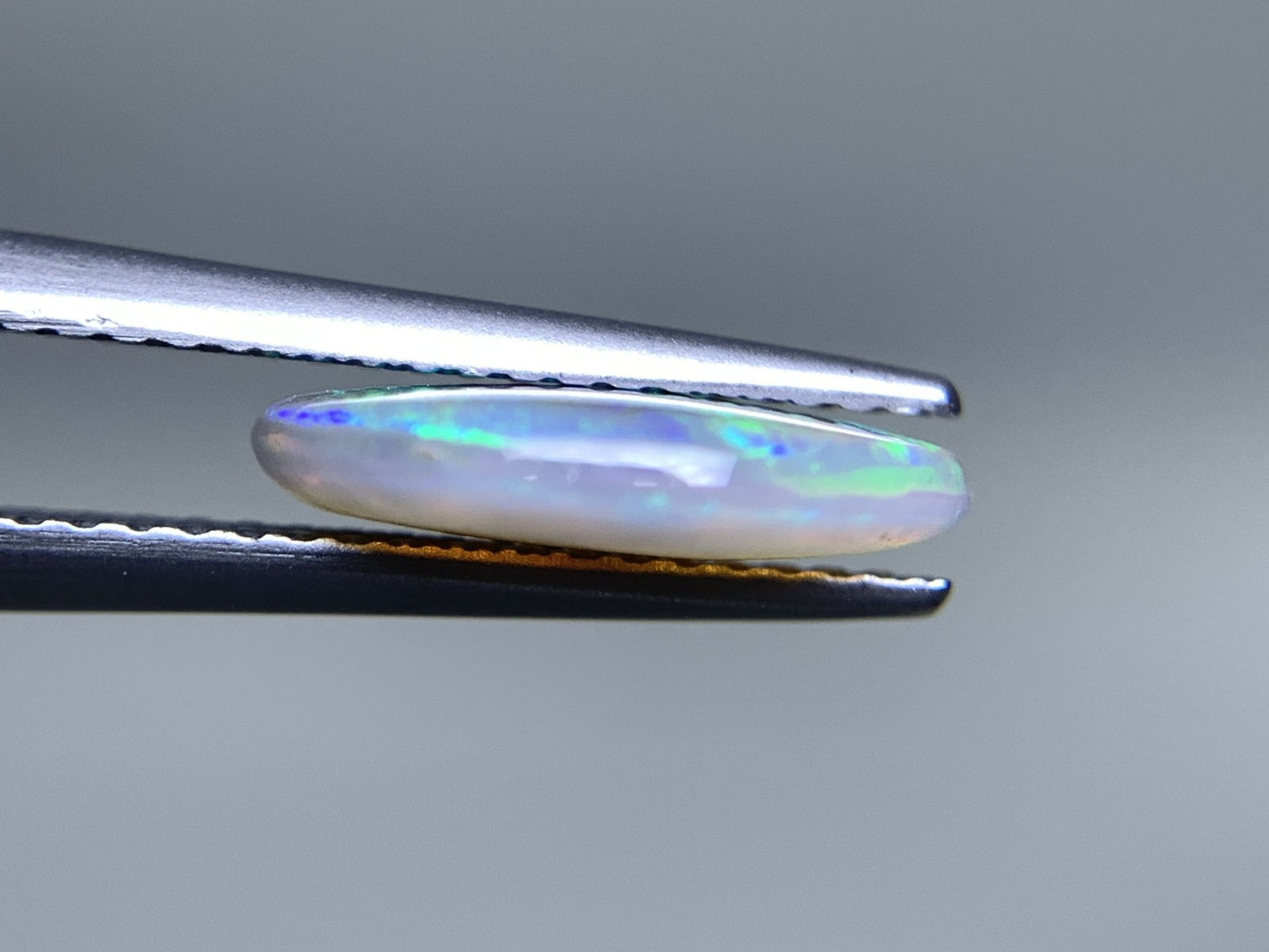 ブラックオパール 天然 2.083ct 宝石ソーティング付き 11.9㎜×10.0㎜×2.6㎜ ルース（ 裸石 ） 5570Y
