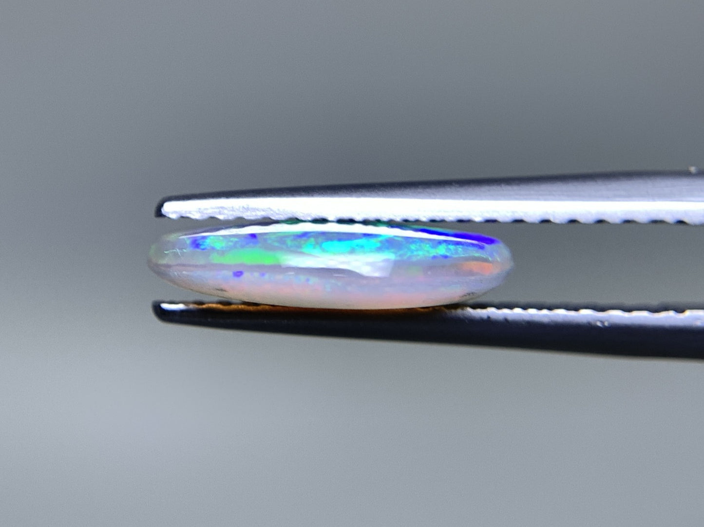 ブラックオパール 天然 2.083ct 宝石ソーティング付き 11.9㎜×10.0㎜×2.6㎜ ルース（ 裸石 ） 5570Y