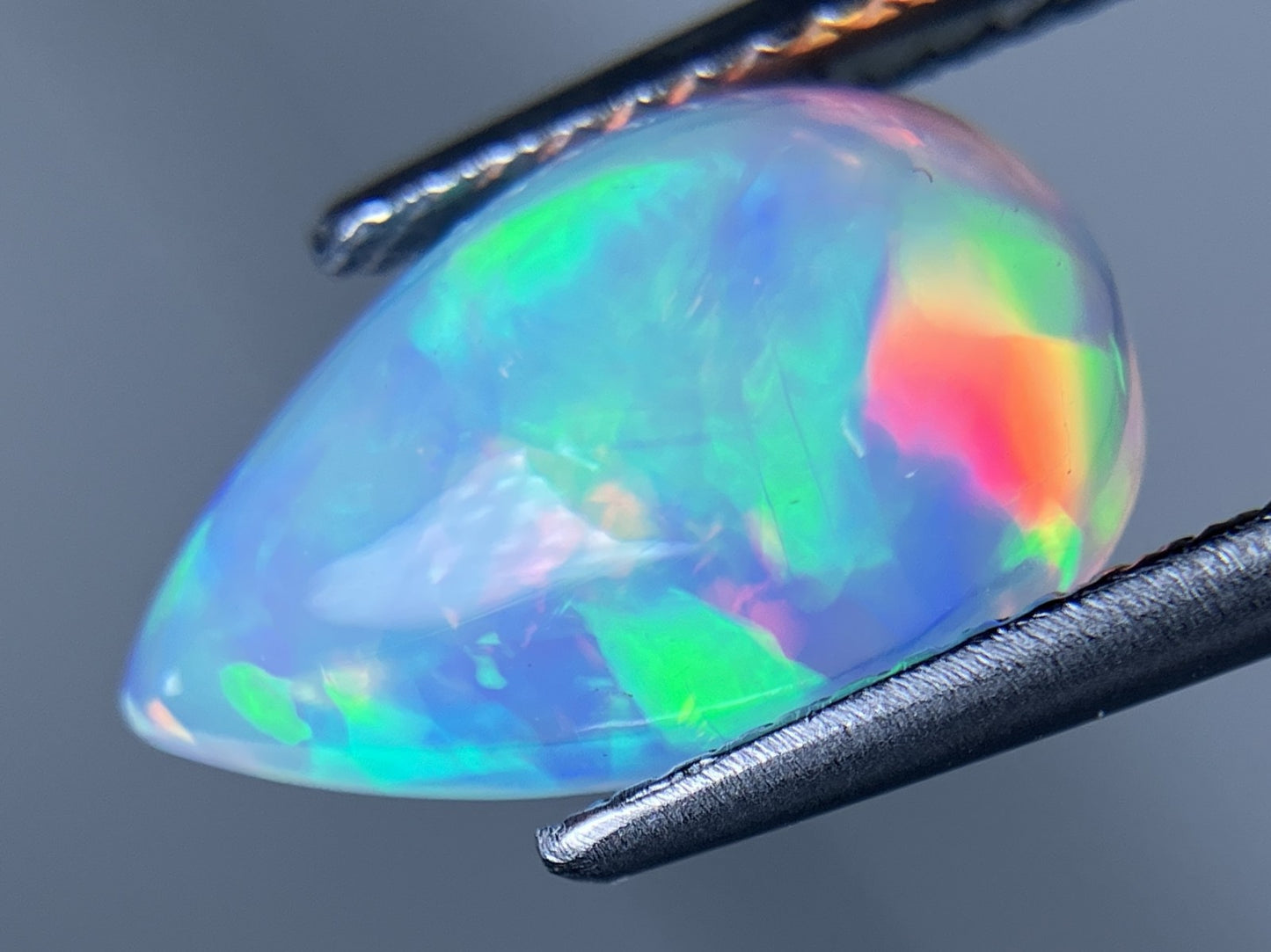 オパール 3.038ct 宝石ソーティング付き 13.6㎜×8.5㎜×5.3㎜ ルース（ 裸石 ） 3908YY