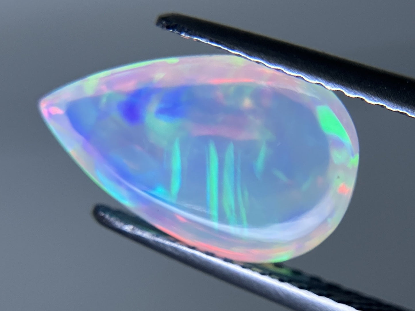 オパール 3.038ct 宝石ソーティング付き 13.6㎜×8.5㎜×5.3㎜ ルース（ 裸石 ） 3908YY