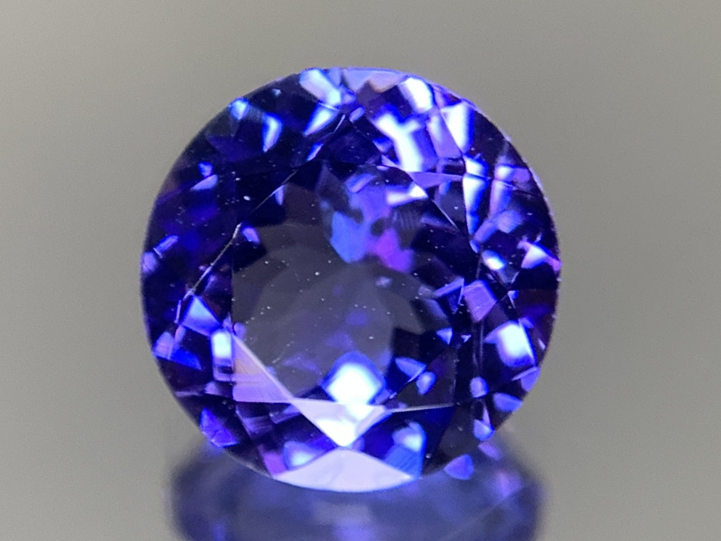 タンザナイト 天然 2.241ct 宝石ソーティング付き 8.1㎜×8.1㎜×4.7㎜ ルース（ 裸石 ） 6561Y