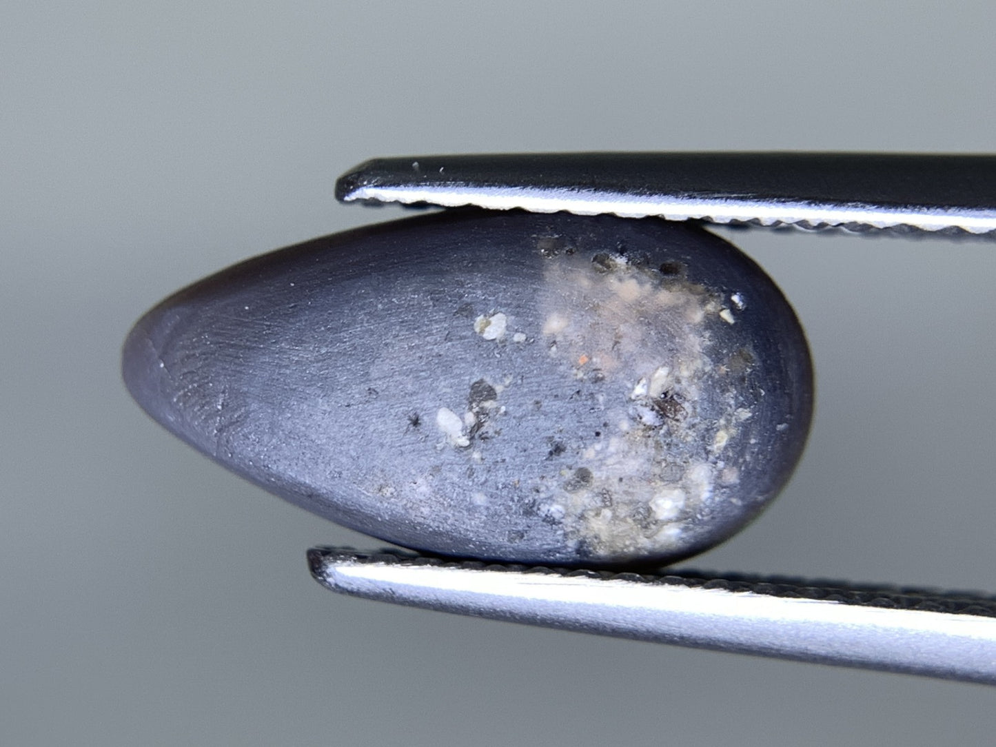 ブラックオパール 天然 2.004ct 中央宝石ソーティング付き 13.6㎜×7.4㎜×3.4㎜ ルース（ 裸石 ） 7147Y