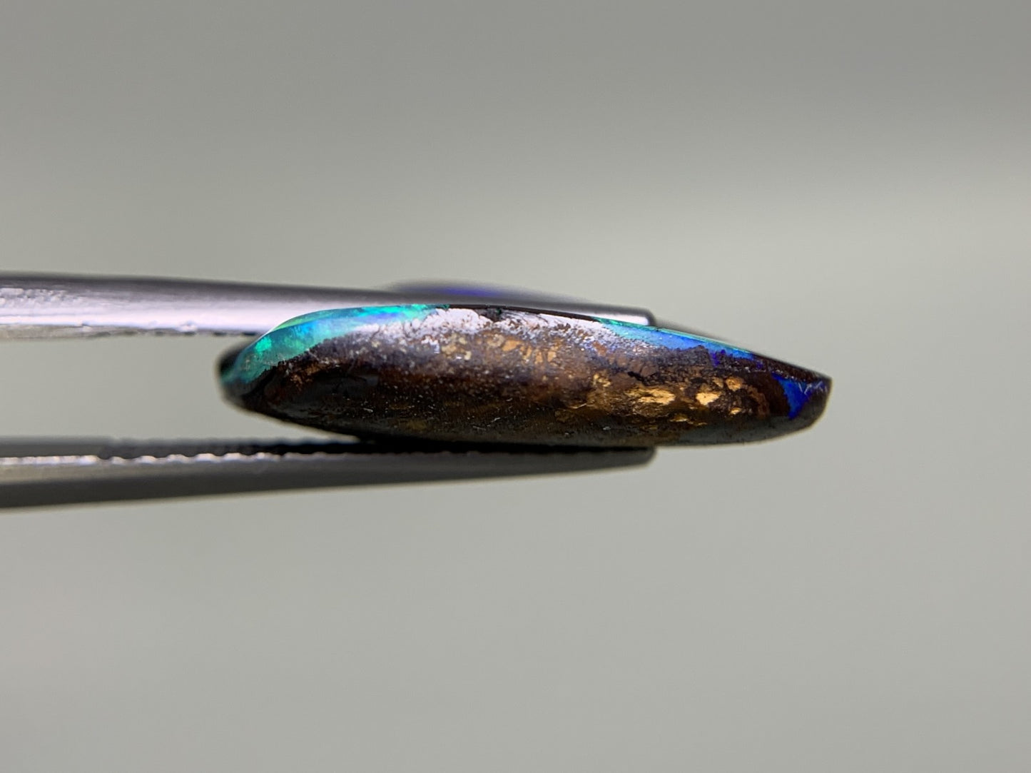 ボルダーオパール 7.952ct 宝石ソーティング付き  18.7㎜×13.0㎜×4.6㎜  ルース（ 裸石 ） 3274Y
