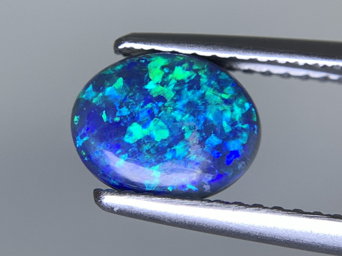 ブラックオパール 天然 1.121ct 中央宝石ソーティング付き 8.4㎜×6.8㎜×3.0㎜ ルース（ 裸石 ） 7132Y