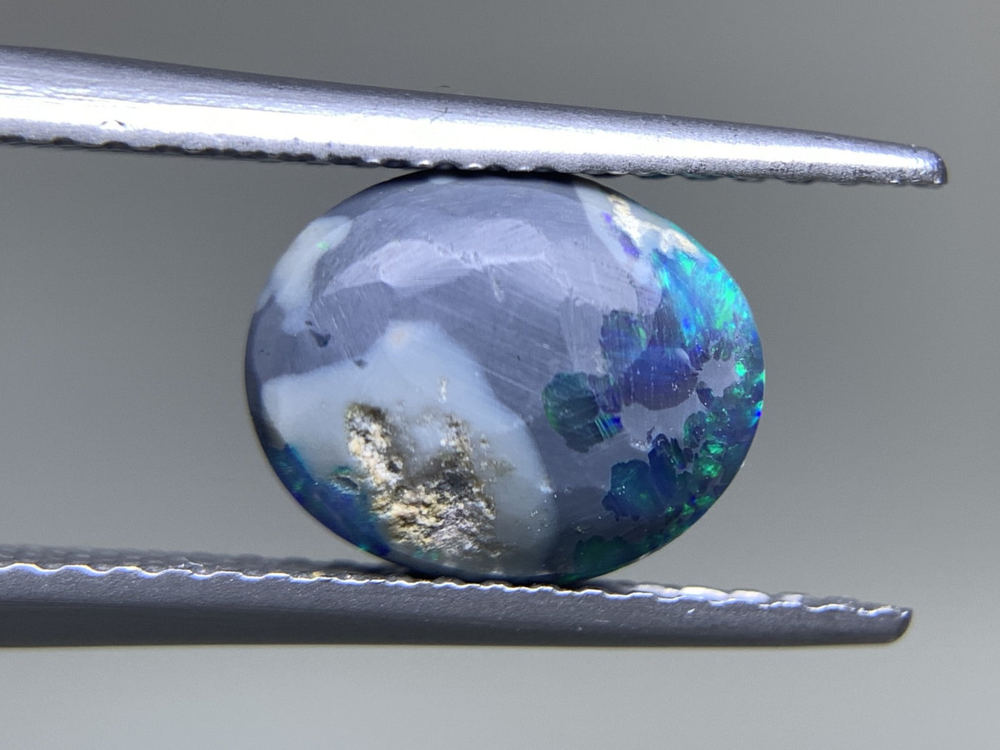 ブラックオパール 天然  1.554ct  宝石ソーティング付き  9.0㎜×7.2㎜×3.9㎜  ルース（ 裸石 ）  5535Y