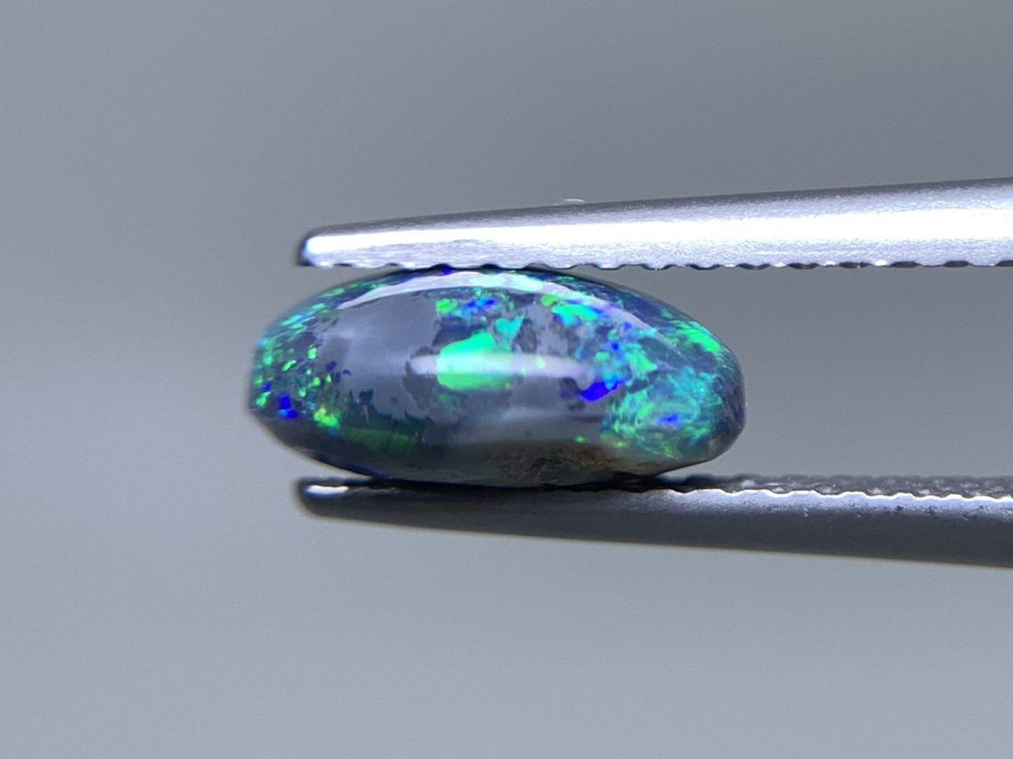 ブラックオパール 天然  1.554ct  宝石ソーティング付き  9.0㎜×7.2㎜×3.9㎜  ルース（ 裸石 ）  5535Y