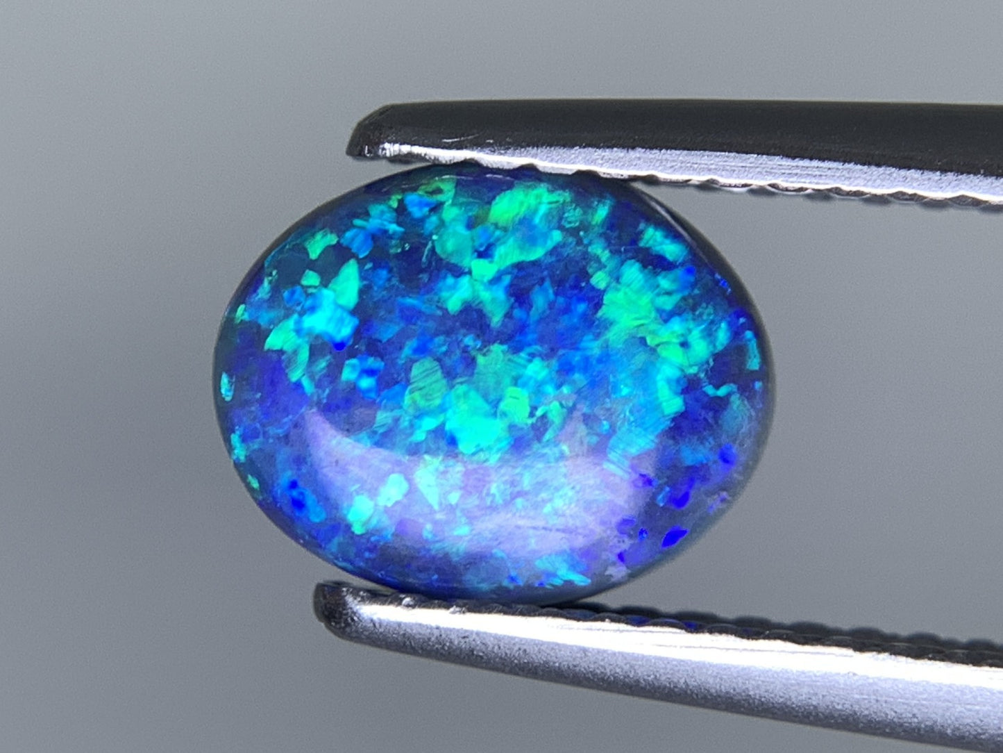 ブラックオパール 天然 1.121ct 中央宝石ソーティング付き 8.4㎜×6.8㎜×3.0㎜ ルース（ 裸石 ） 7132Y