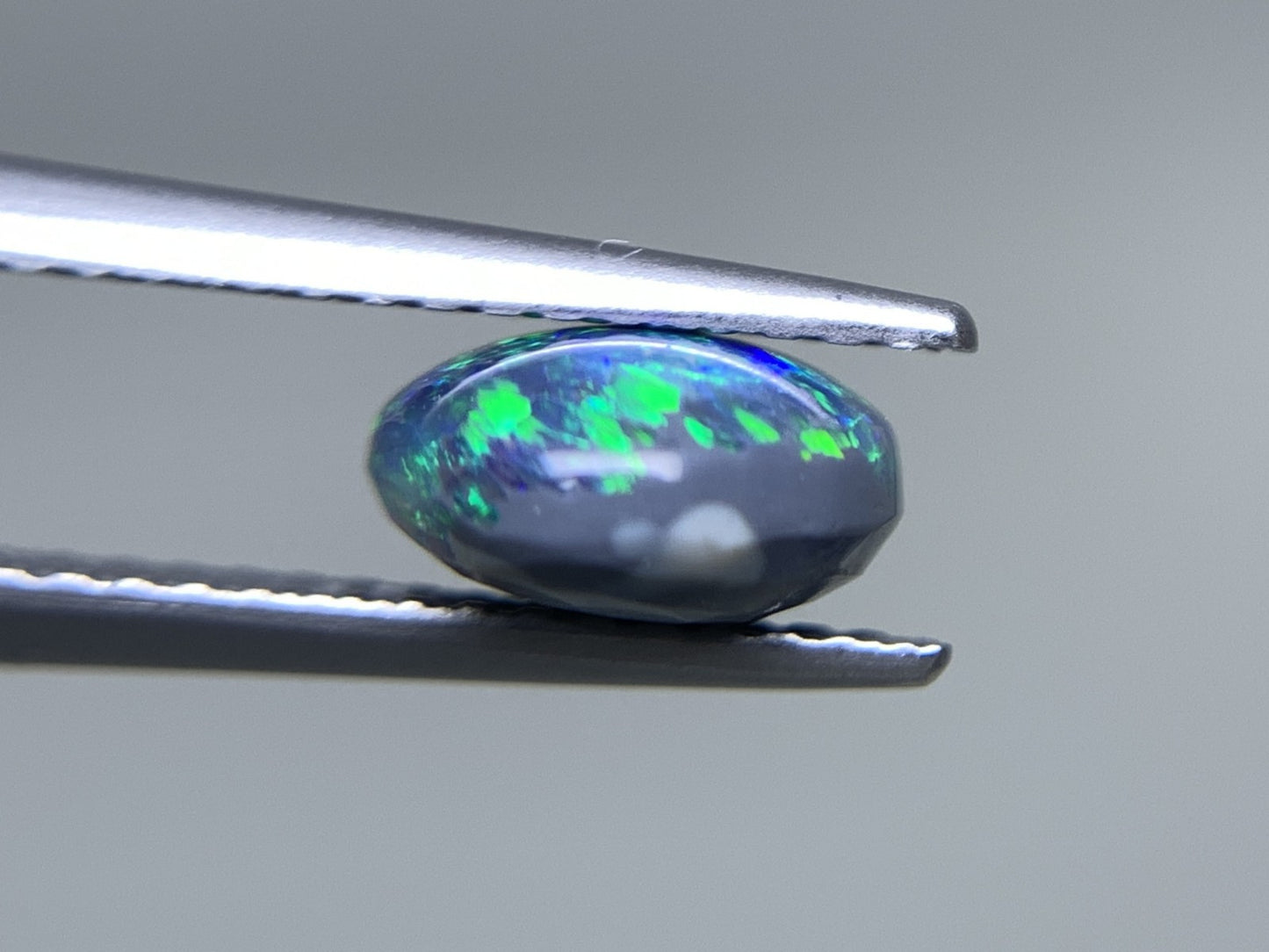 ブラックオパール 天然  1.554ct  宝石ソーティング付き  9.0㎜×7.2㎜×3.9㎜  ルース（ 裸石 ）  5535Y