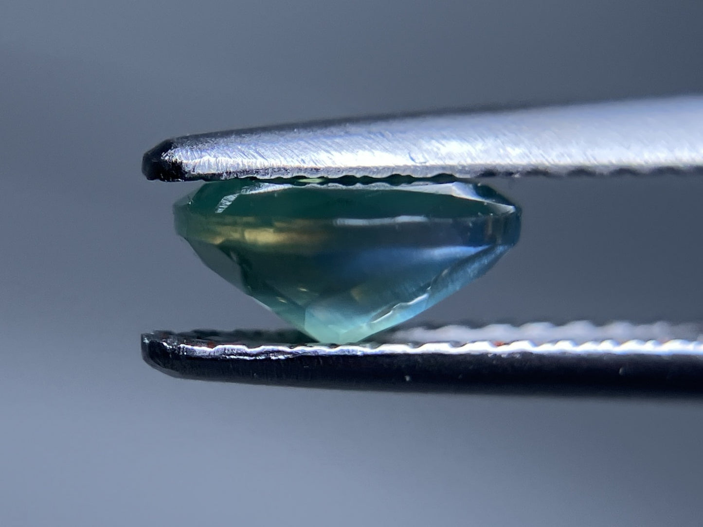 アレキサンドライト  1.062ct  中央宝石ソーティング付き  6.42㎜×6.45㎜×3.24㎜  ルース（ 裸石 ） 3398YY