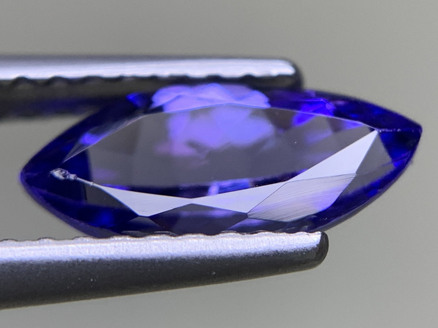 タンザナイト 天然 1.123ct 宝石ソーティング付き 9.7㎜×4.9㎜×3.5㎜ ルース（ 裸石 ） 6557Y