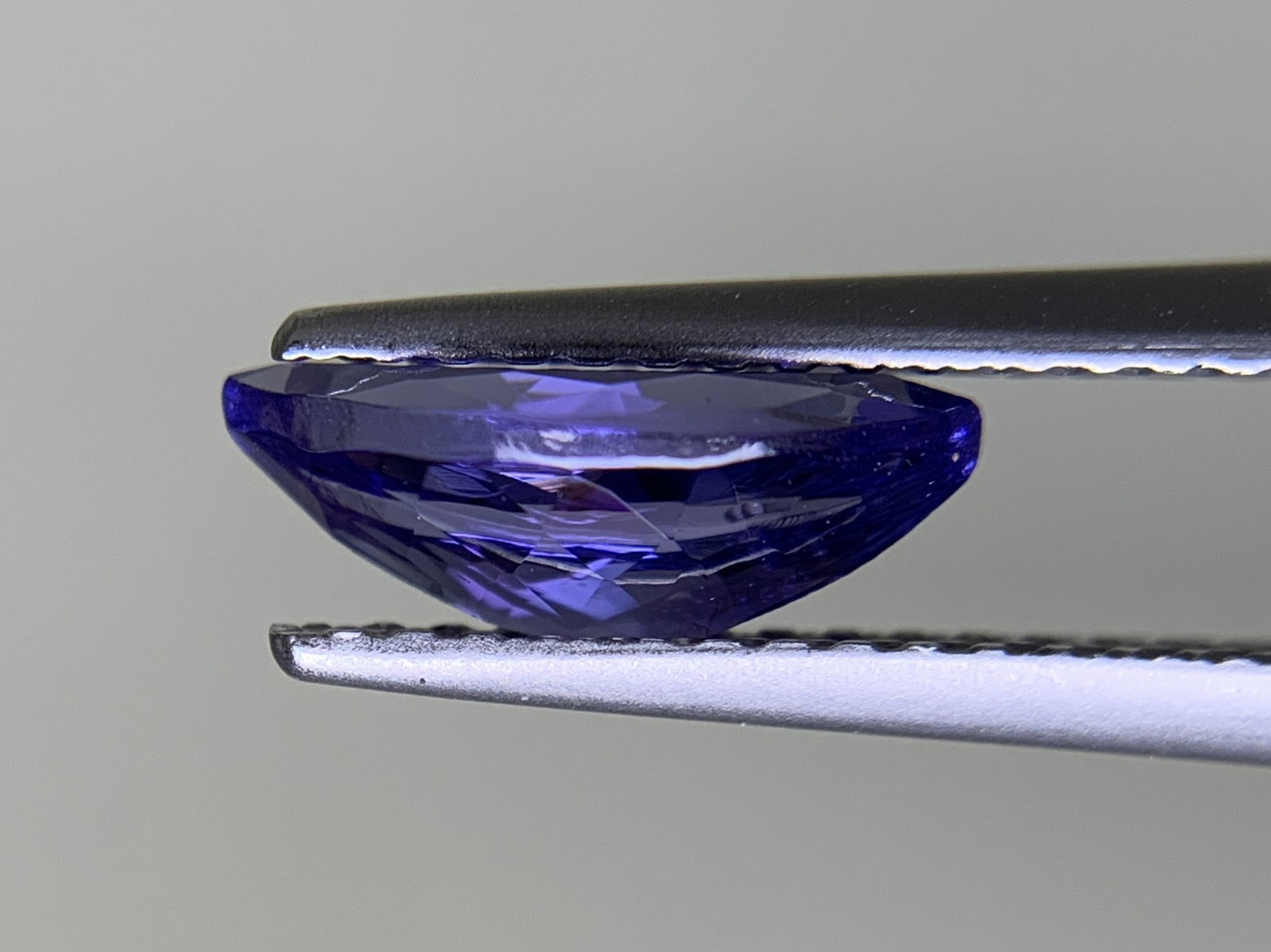 タンザナイト 天然 1.123ct 宝石ソーティング付き 9.7㎜×4.9㎜×3.5㎜ ルース（ 裸石 ） 6557Y