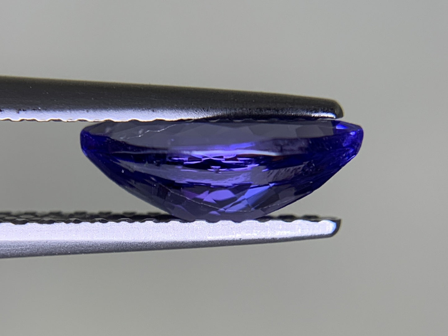 タンザナイト 天然 1.123ct 宝石ソーティング付き 9.7㎜×4.9㎜×3.5㎜ ルース（ 裸石 ） 6557Y