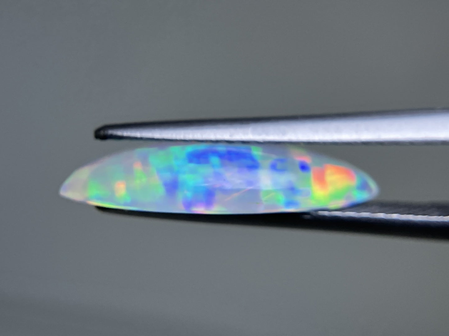 オパール 2.325ct 宝石ソーティング付き  18.5㎜×7.5㎜×3.8㎜  ルース（ 裸石 ） 3966YY