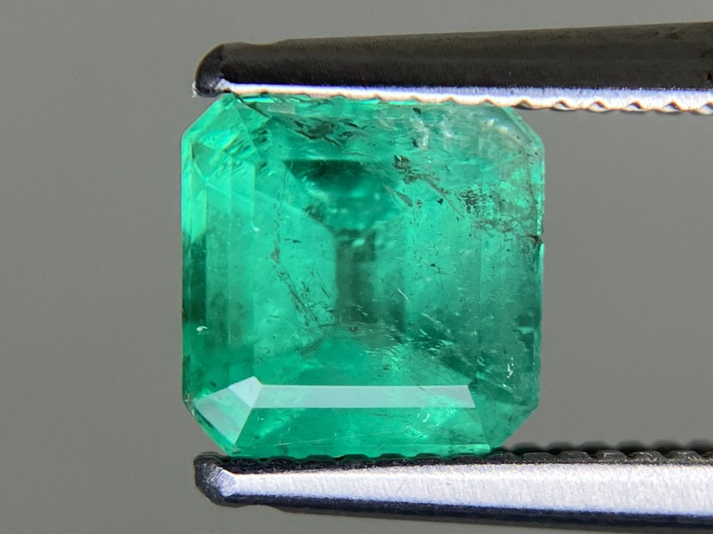 エメラルド 天然  1.126ct  宝石ソーティング付き  5.9㎜×5.9㎜×4.4㎜ ルース（ 裸石 ）  5987YY