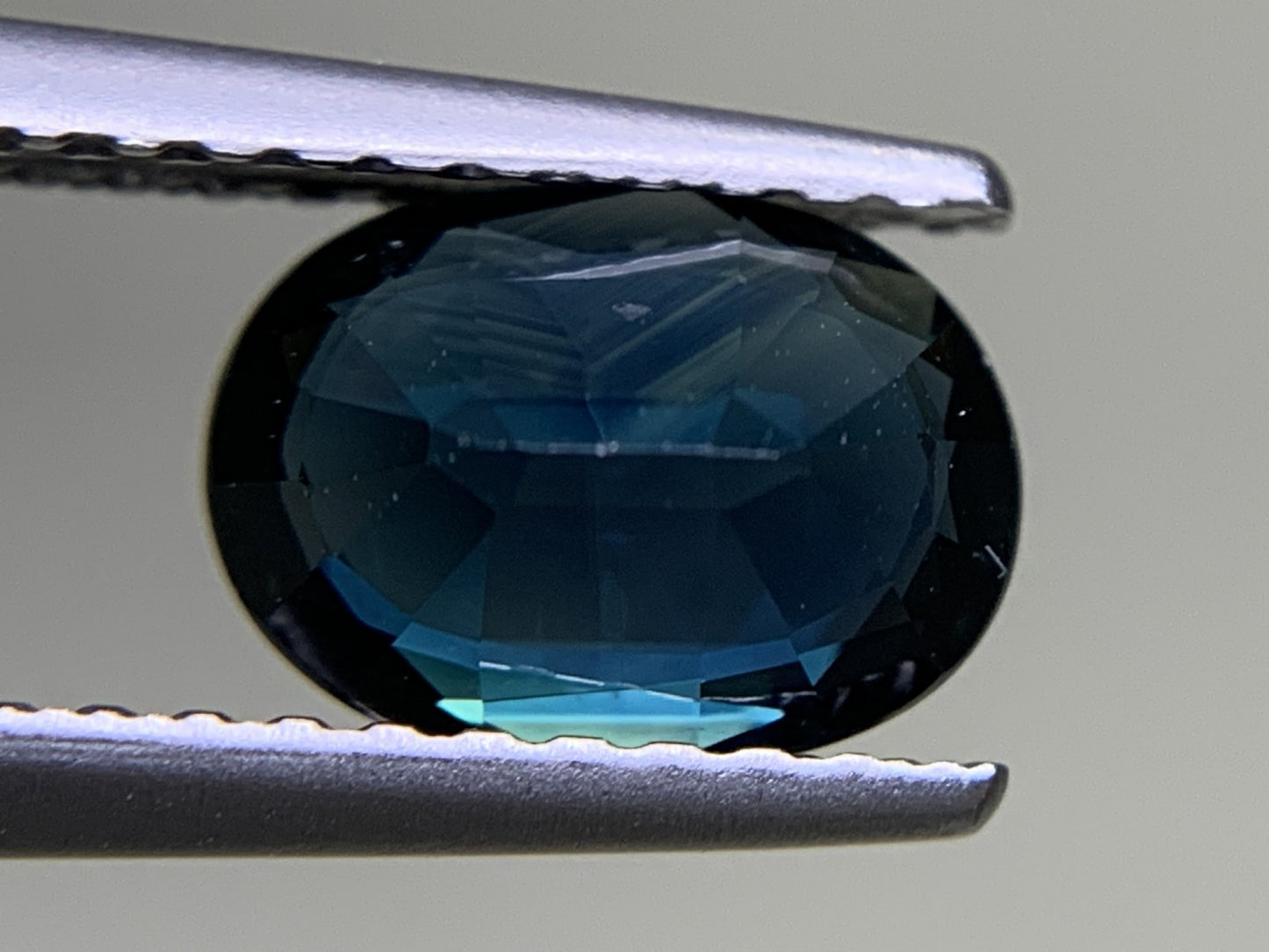 サファイア 天然 1.185ct 中央宝石ソーティング付き 7.58㎜×5.52㎜×3.26㎜ ルース（ 裸石 ） 6099Y