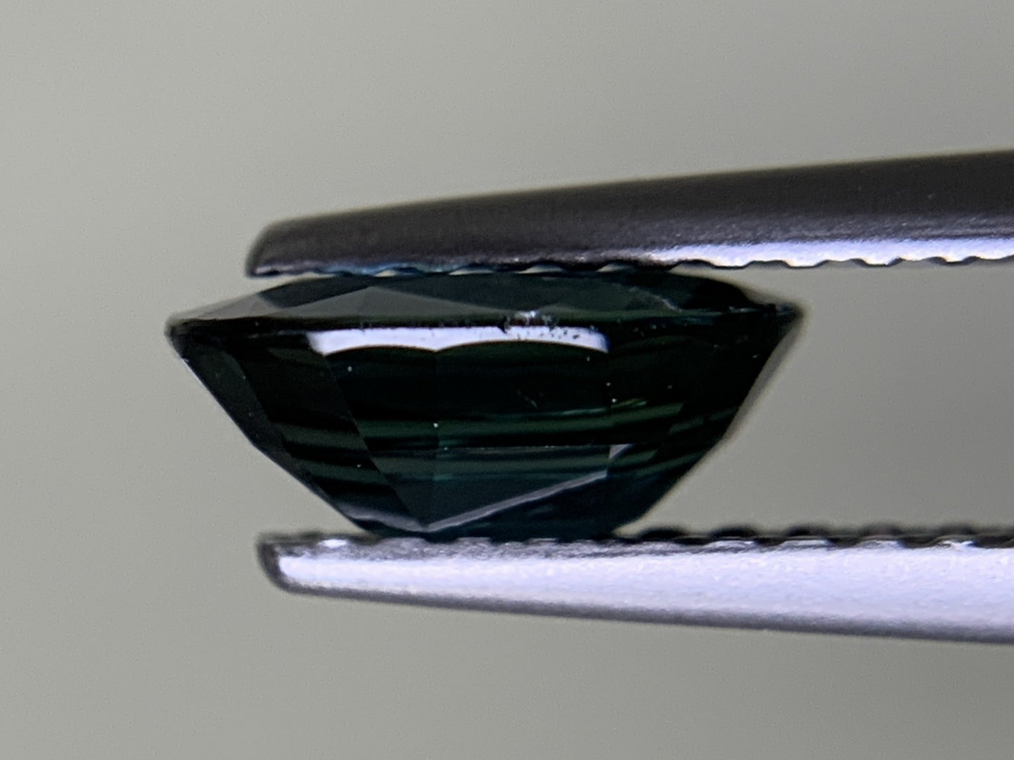 サファイア 天然 1.185ct 中央宝石ソーティング付き 7.58㎜×5.52㎜×3.26㎜ ルース（ 裸石 ） 6099Y