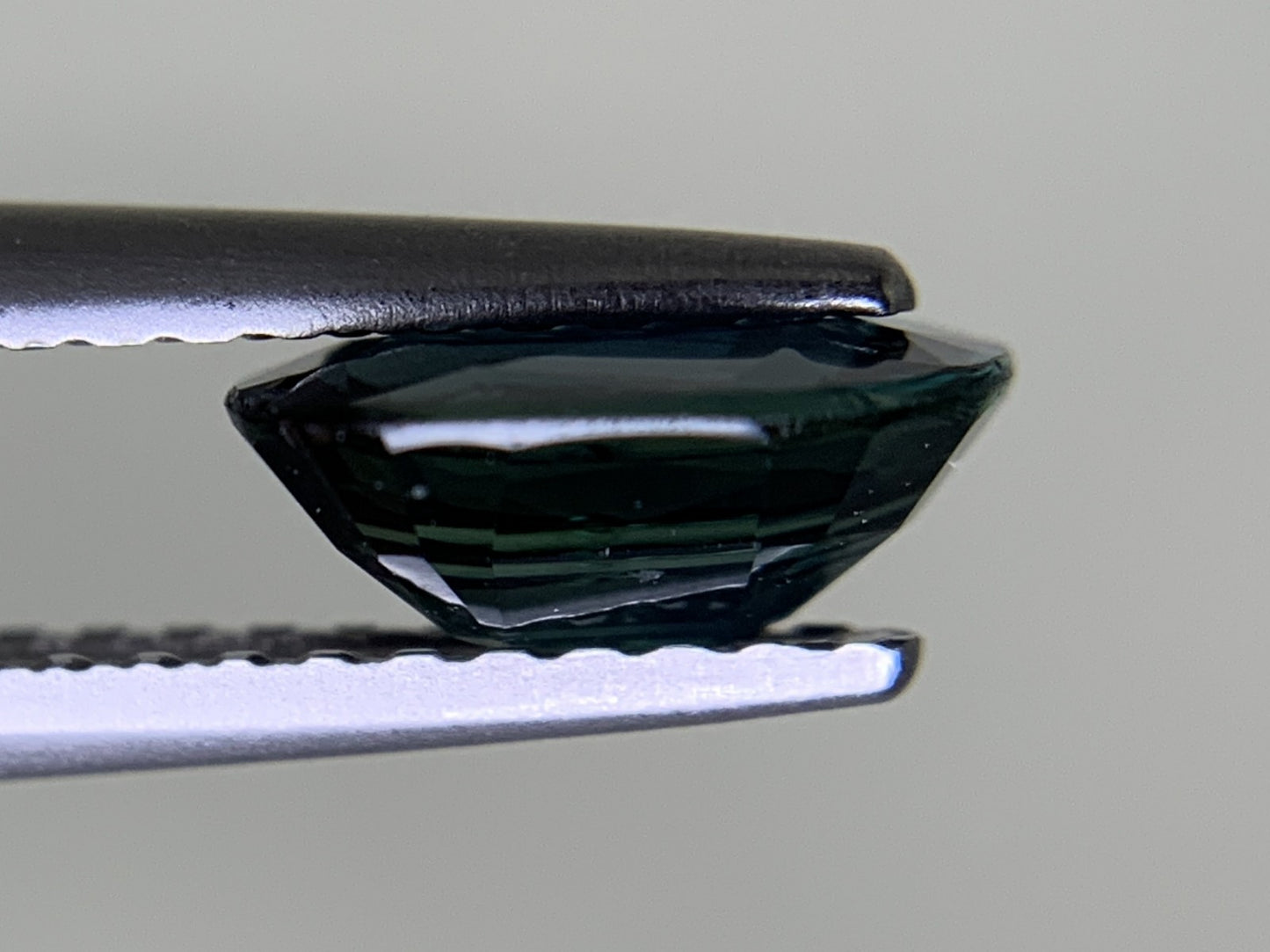 サファイア 天然 1.185ct 中央宝石ソーティング付き 7.58㎜×5.52㎜×3.26㎜ ルース（ 裸石 ） 6099Y