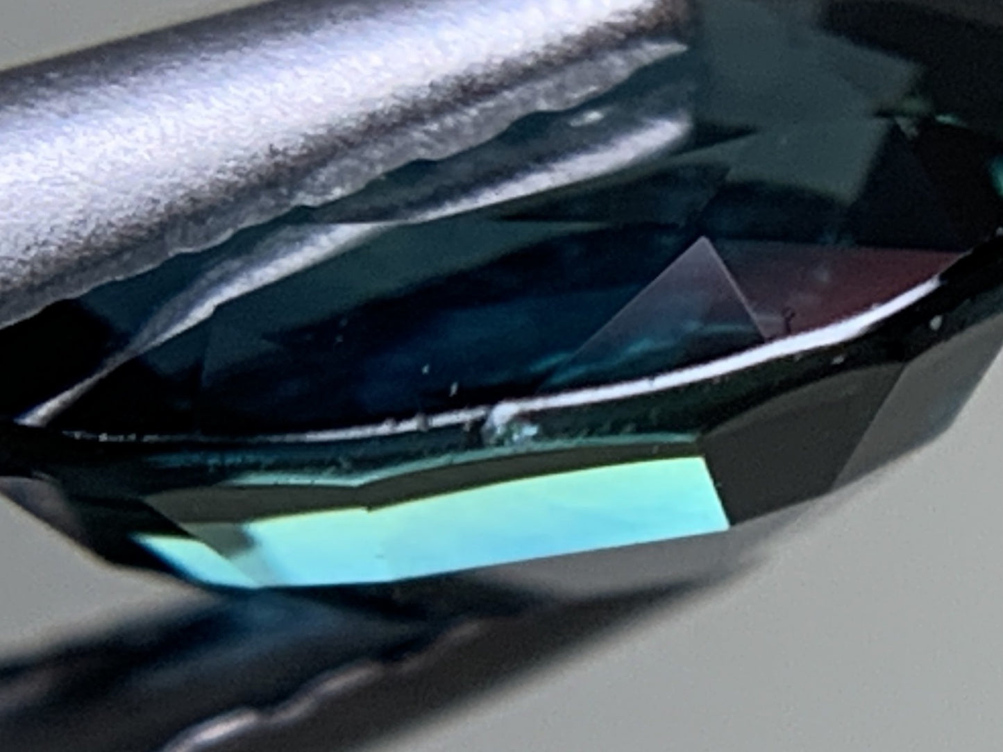 サファイア 天然 1.185ct 中央宝石ソーティング付き 7.58㎜×5.52㎜×3.26㎜ ルース（ 裸石 ） 6099Y